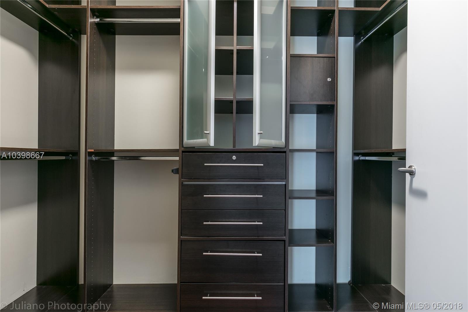 GROVENOR HOUSE CONDO - Residential Lease