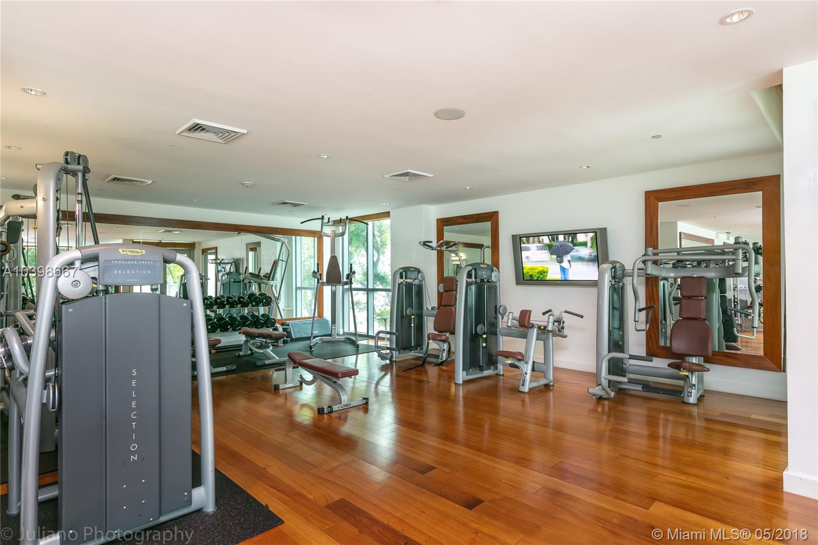 GROVENOR HOUSE CONDO - Residential Lease