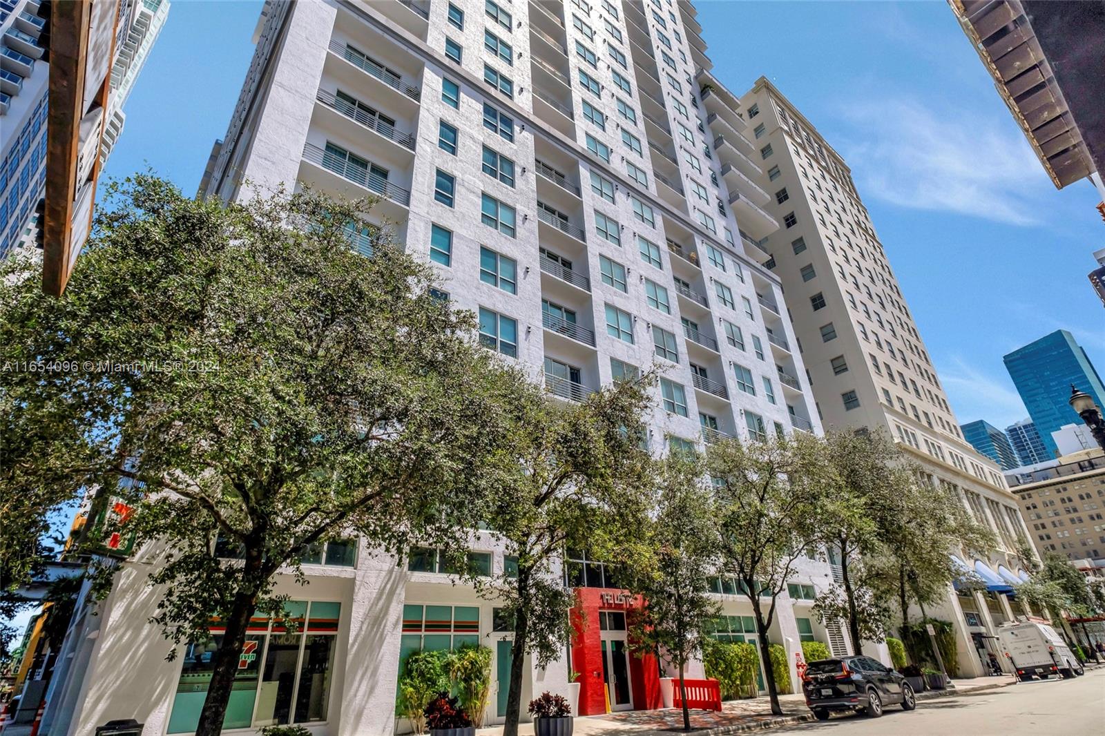 View photos, virtual tours, details... 133 NE 2nd Ave 1808