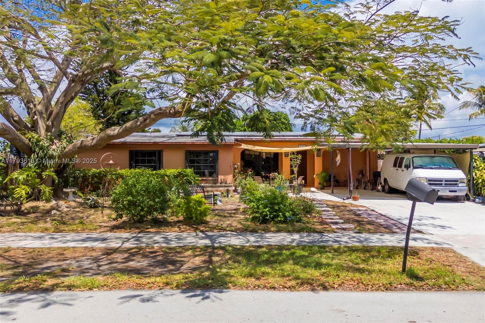 Property for Sale at 9341 Marine Dr, Cutler Bay, Miami-Dade County, Florida - Bedrooms: 4 
Bathrooms: 3  - $619,000