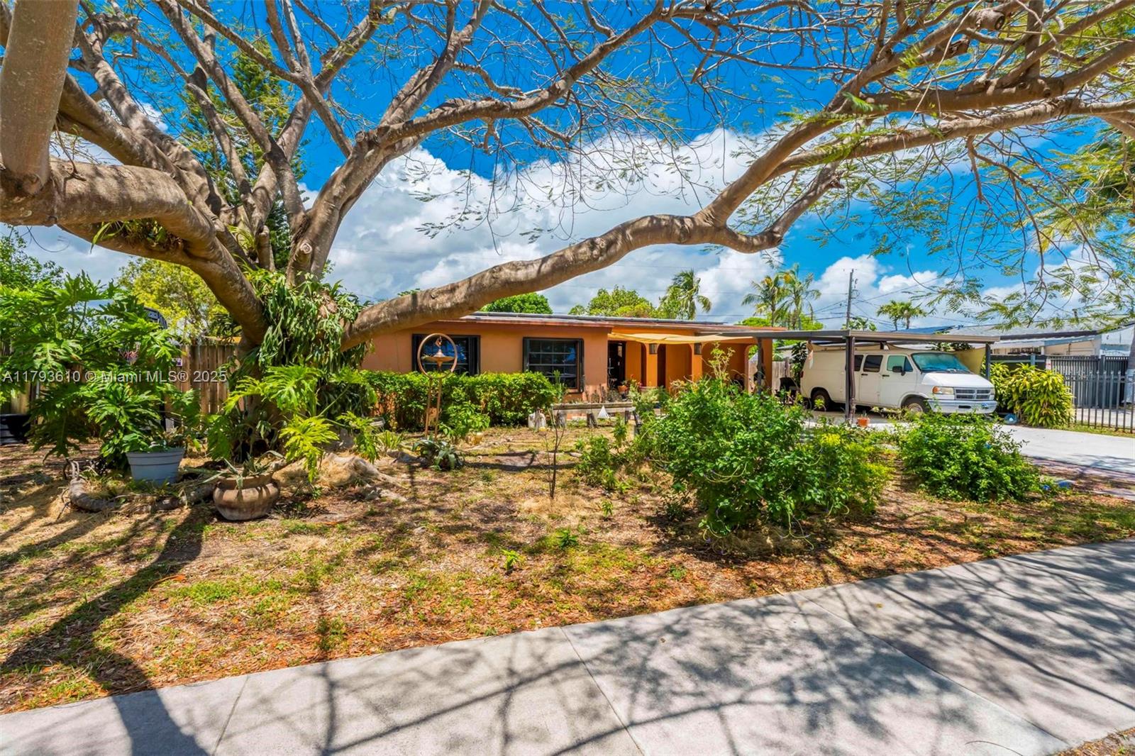 9341 Marine Dr