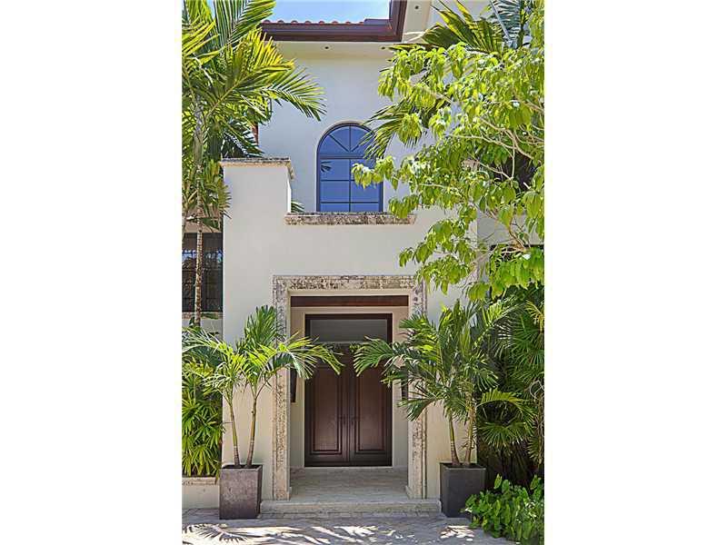 Sophisticated Elegance in this private, gated, secluded estate w/ top of the line security system. Landscaping by R. Jungles creates resort like atmosphere accentuated by blue tiled salt water pool & functional outdoor cabana. 7 beds/7 baths, Grand Mstr w/ 2 extremely lg WIC, 2 family rms, sep playrm, formal DR & LR, office, chef's gas kit, plus staff qrtrs comprise 9300 SF of luxurious living space in this Smart Home. Elevator, Generator runs entire home for 2 wks, 2 car gar. Shows like new.