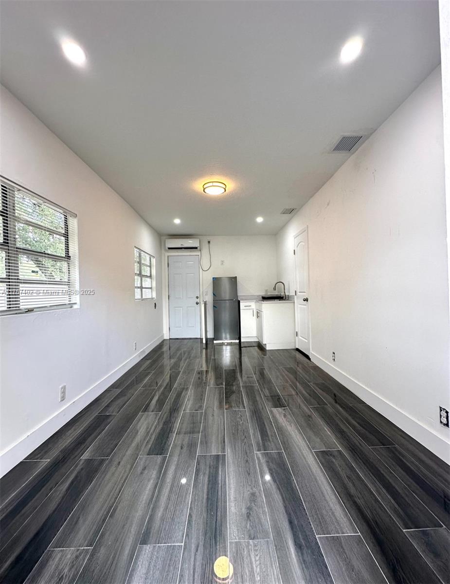 2710 N 72nd Ave A, Hollywood, Broward County, Florida - 1 Bathrooms - 