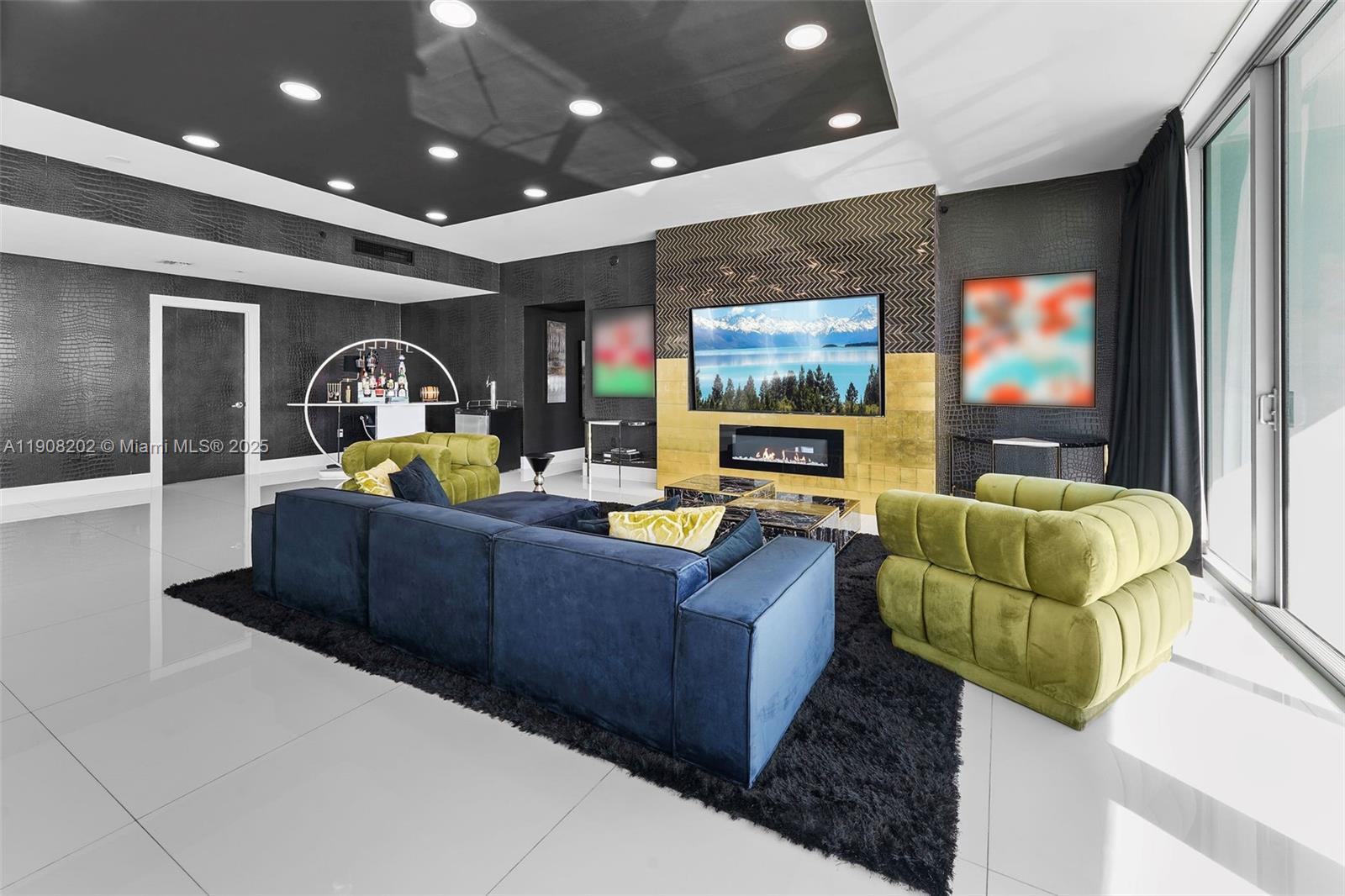 900 BISCAYNE BAY CONDO - Residential