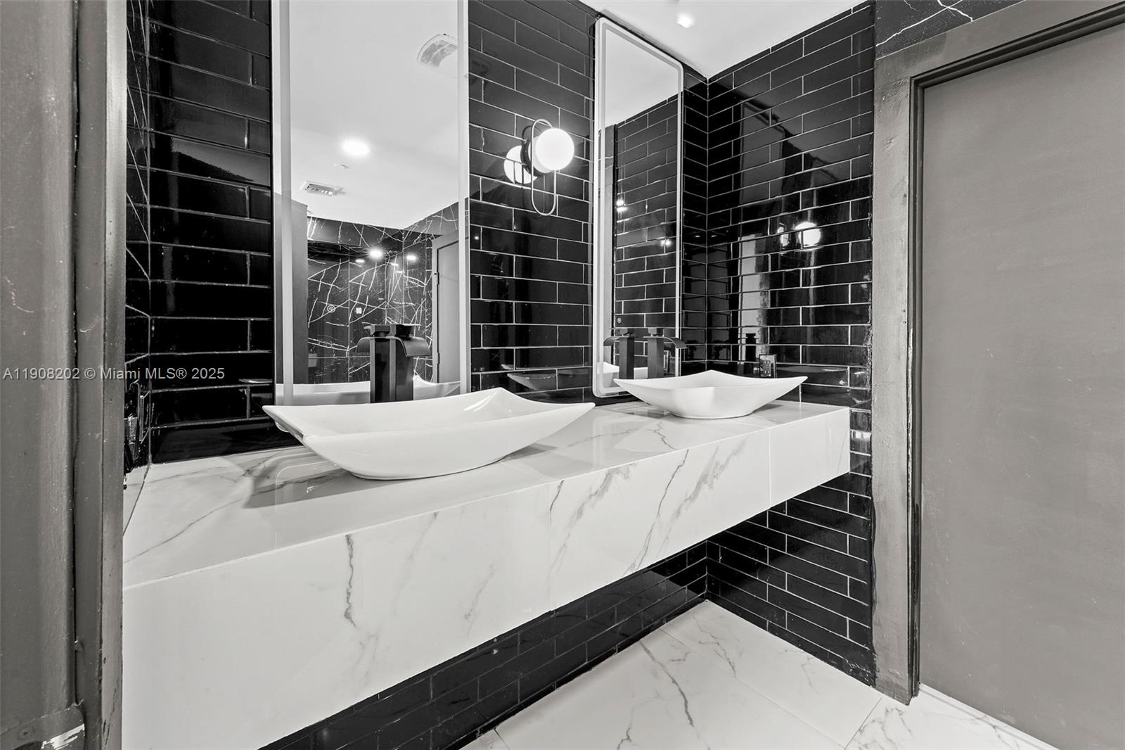 900 BISCAYNE BAY CONDO - Residential