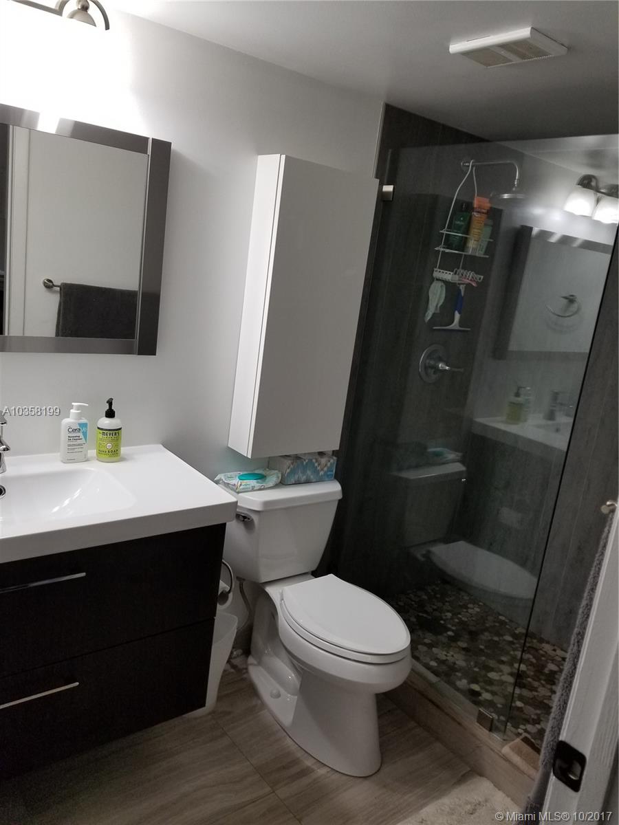 HOLLYWOOD PARC CONDO - Residential Lease