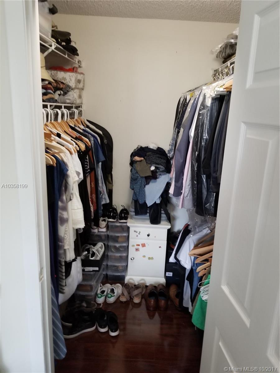 HOLLYWOOD PARC CONDO - Residential Lease