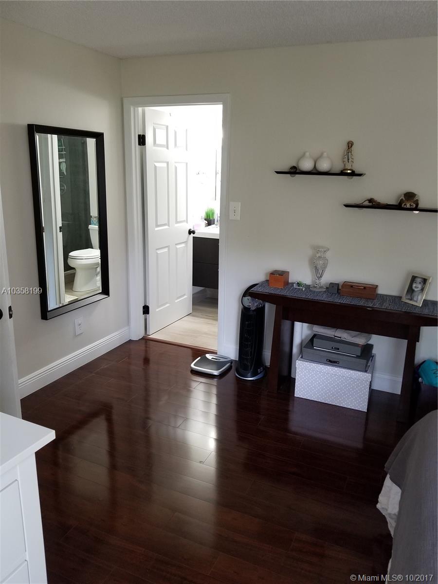 HOLLYWOOD PARC CONDO - Residential Lease