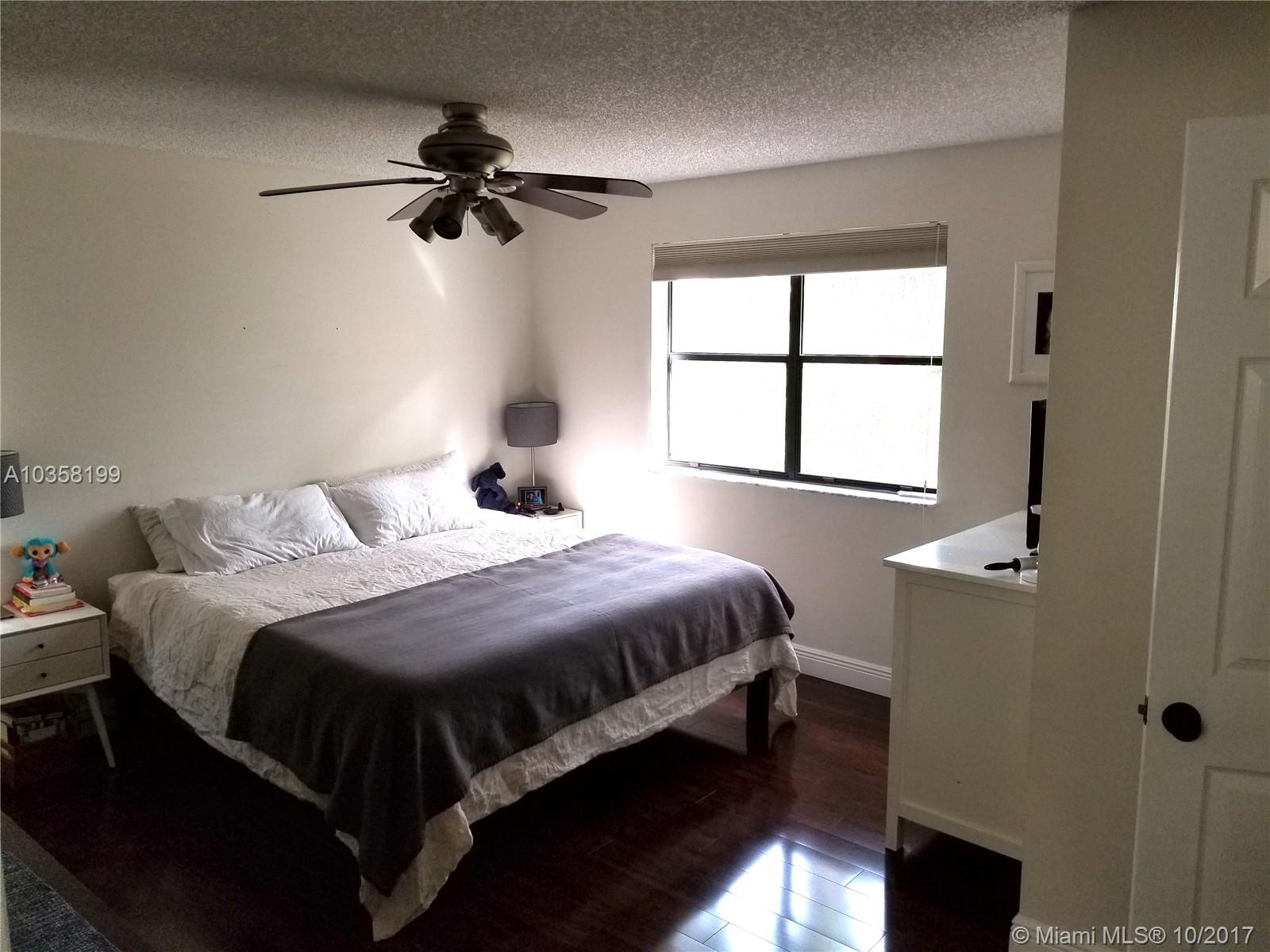 HOLLYWOOD PARC CONDO - Residential Lease