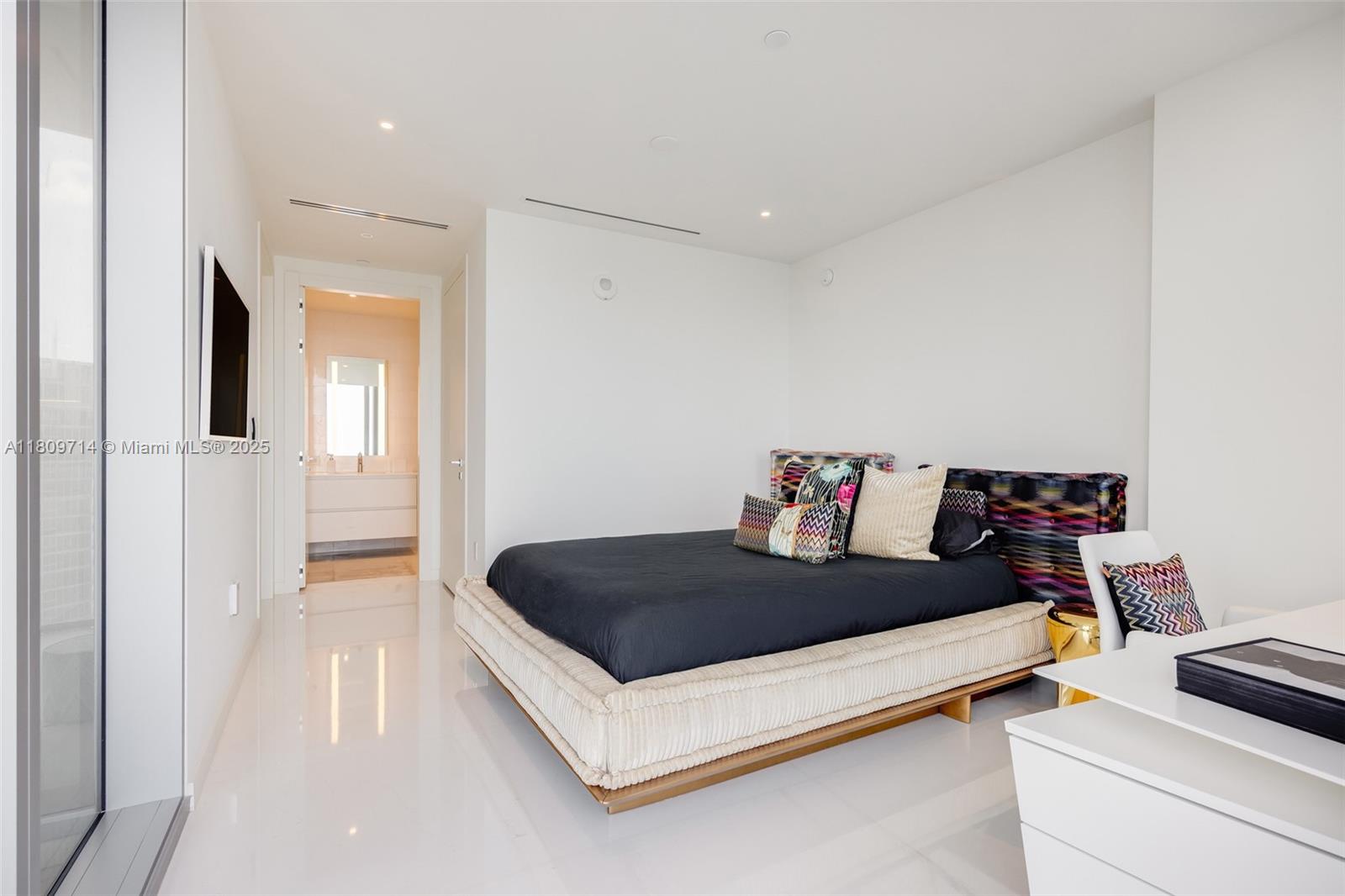 Aston Martin Residences - Residential