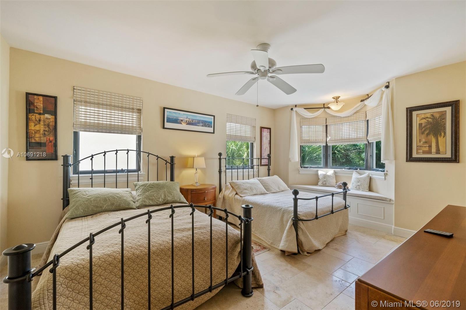 PARADISE POINT 1ST AMENDM - Residential