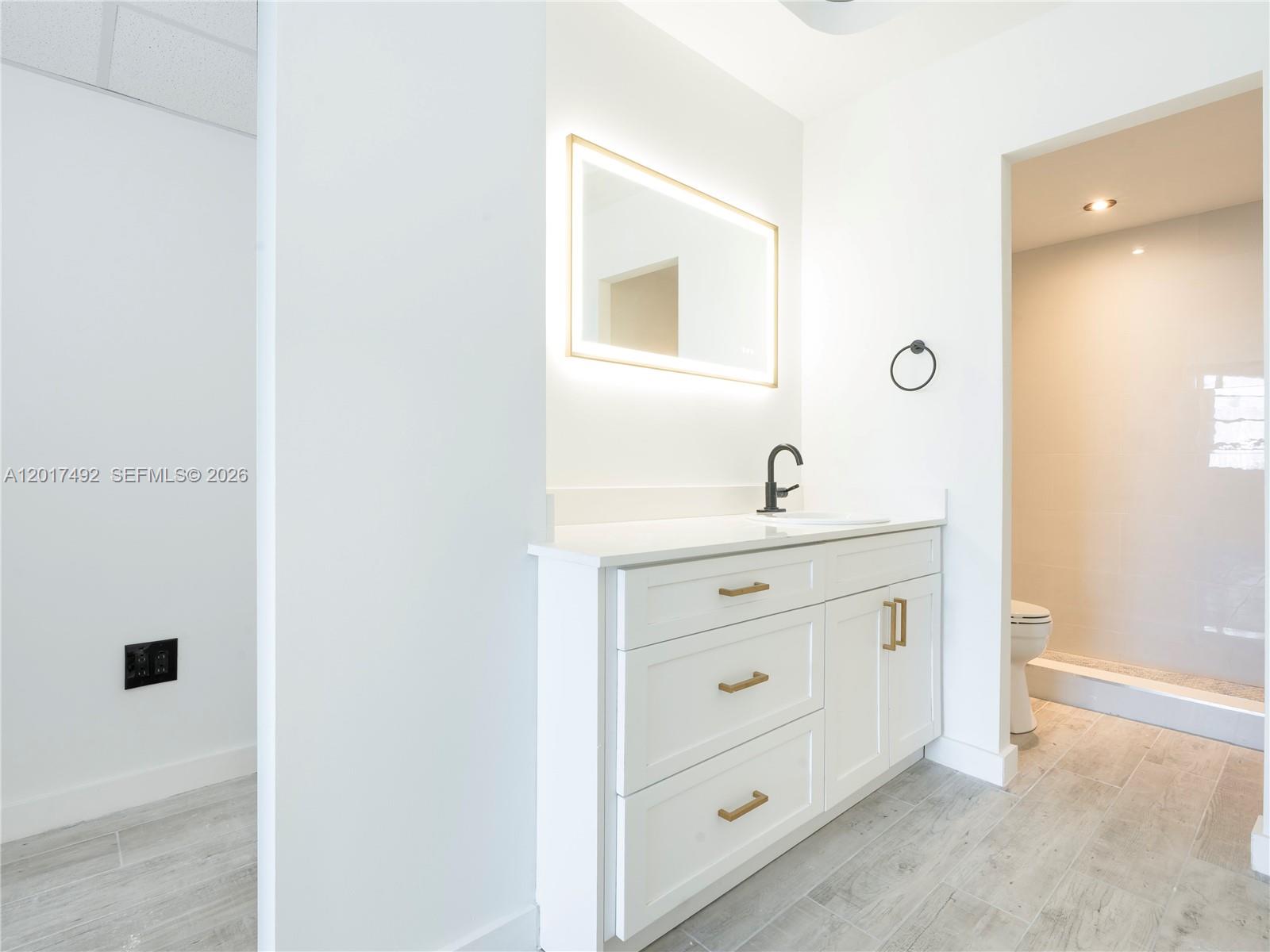 ARLEN HOUSE CONDO - Residential