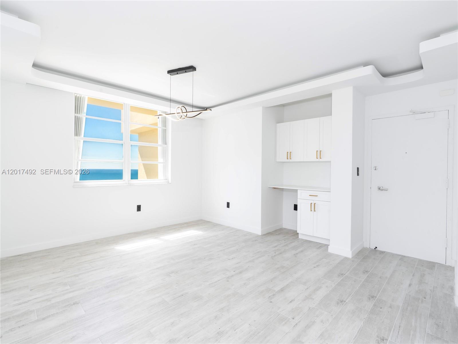 ARLEN HOUSE CONDO - Residential