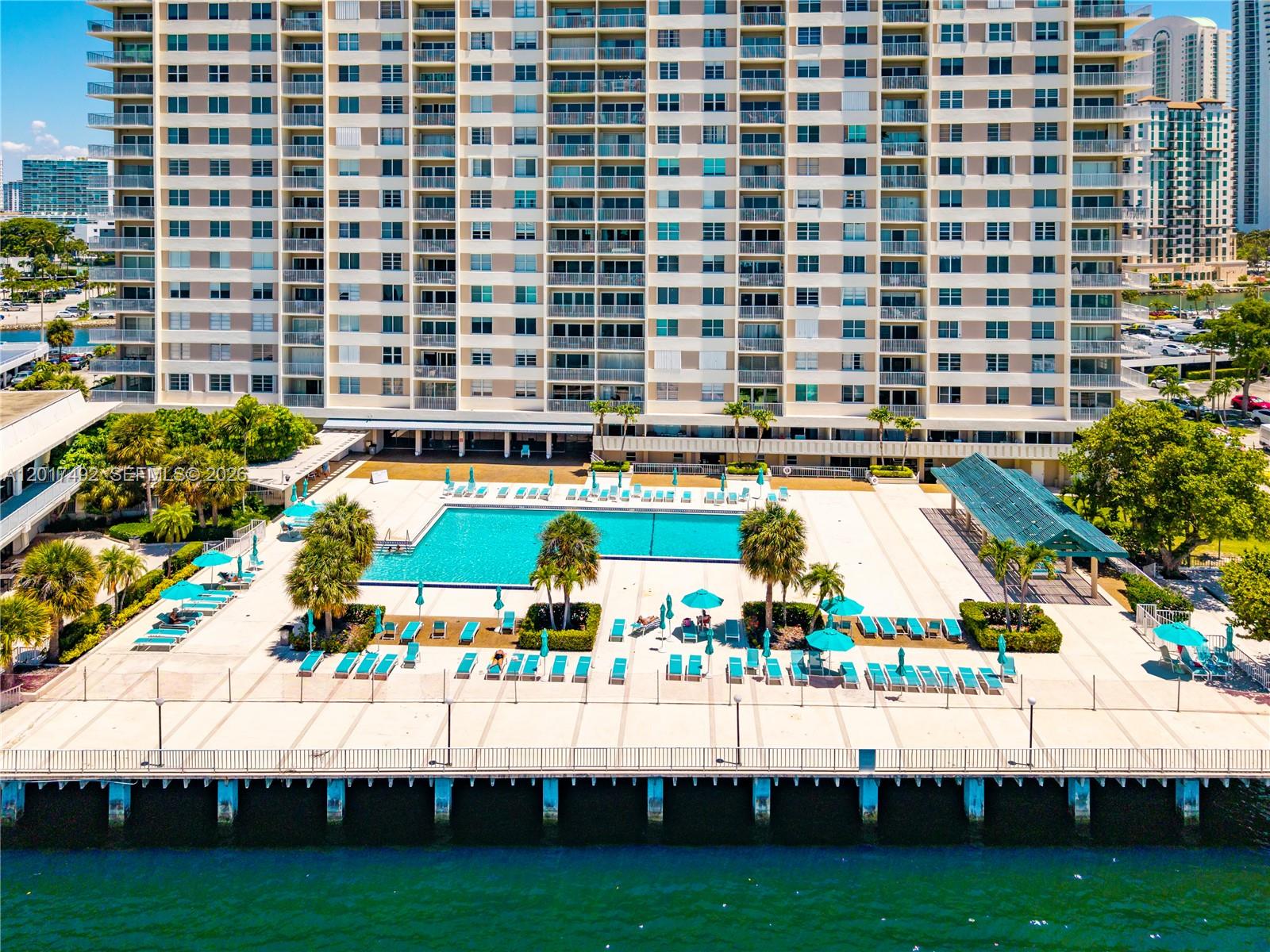 ARLEN HOUSE CONDO - Residential