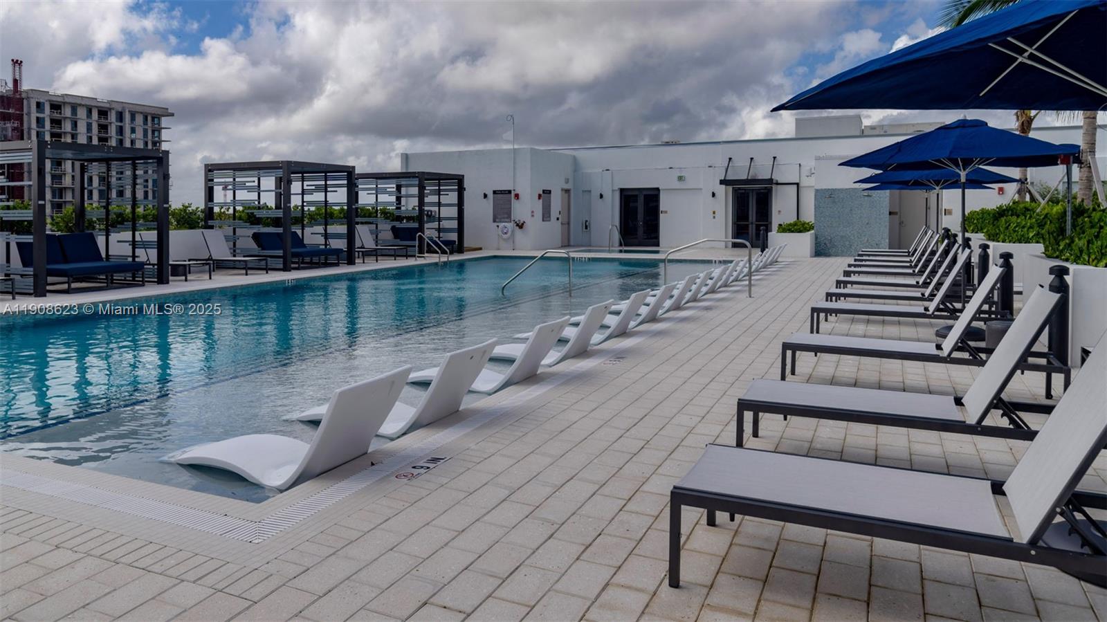 Avida Aventura - Residential Lease