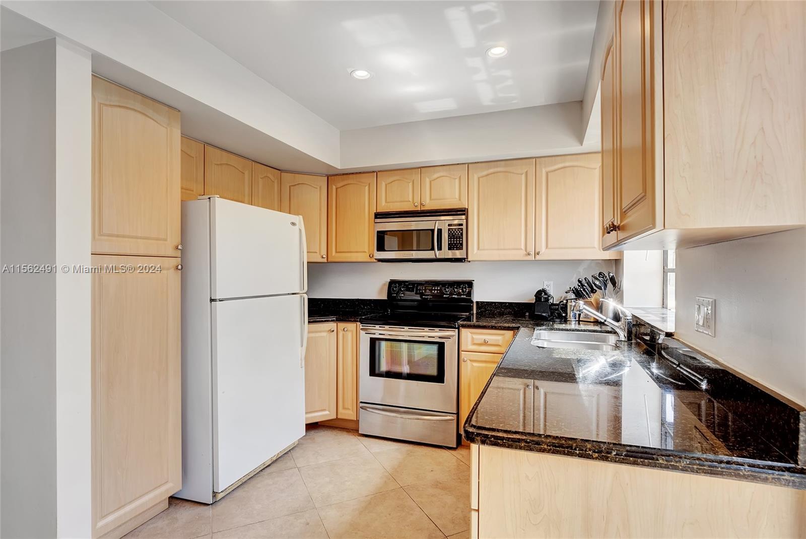 LAKES OF DEER CREEK CONDO - Residential
