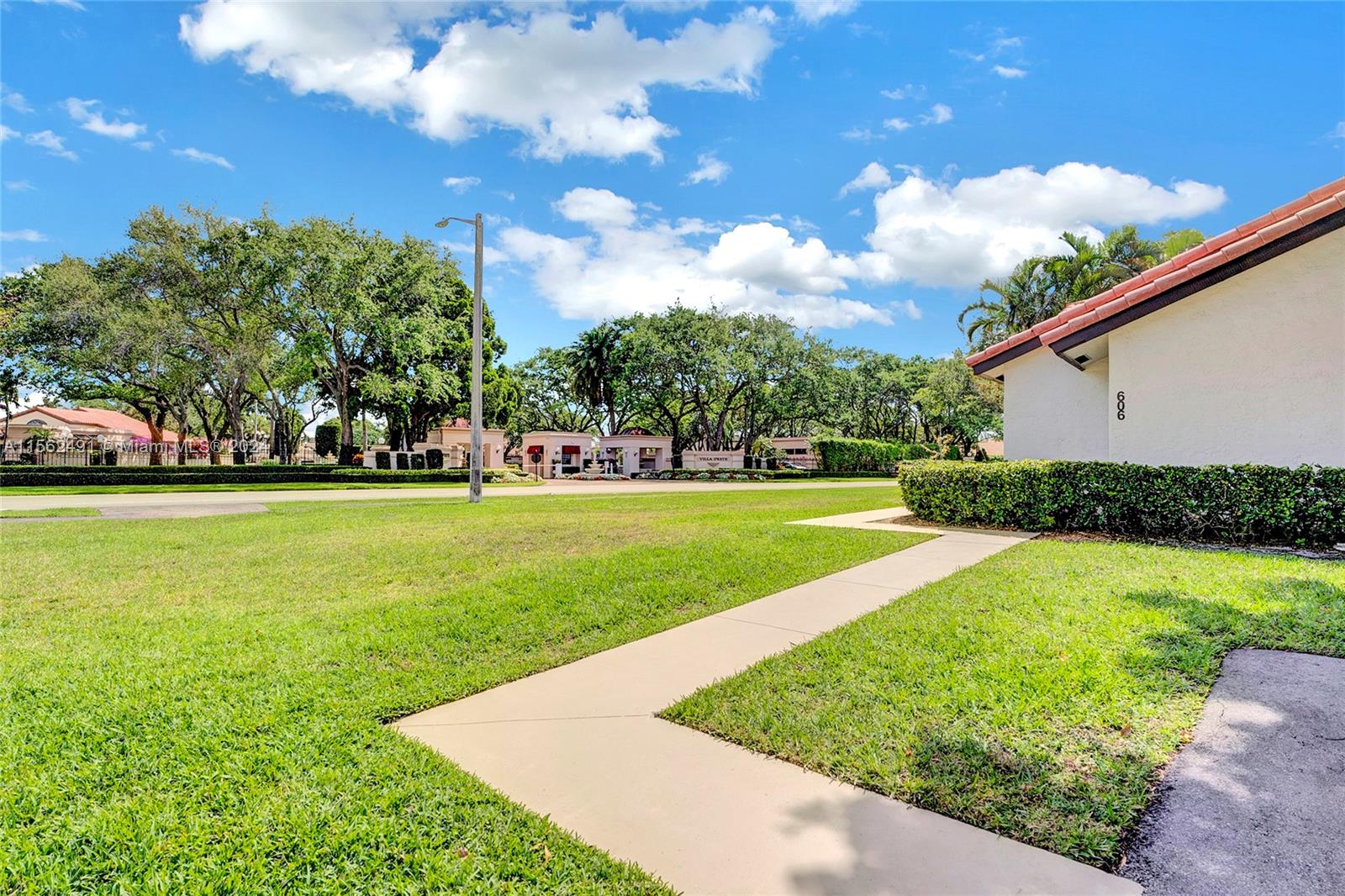 LAKES OF DEER CREEK CONDO - Residential