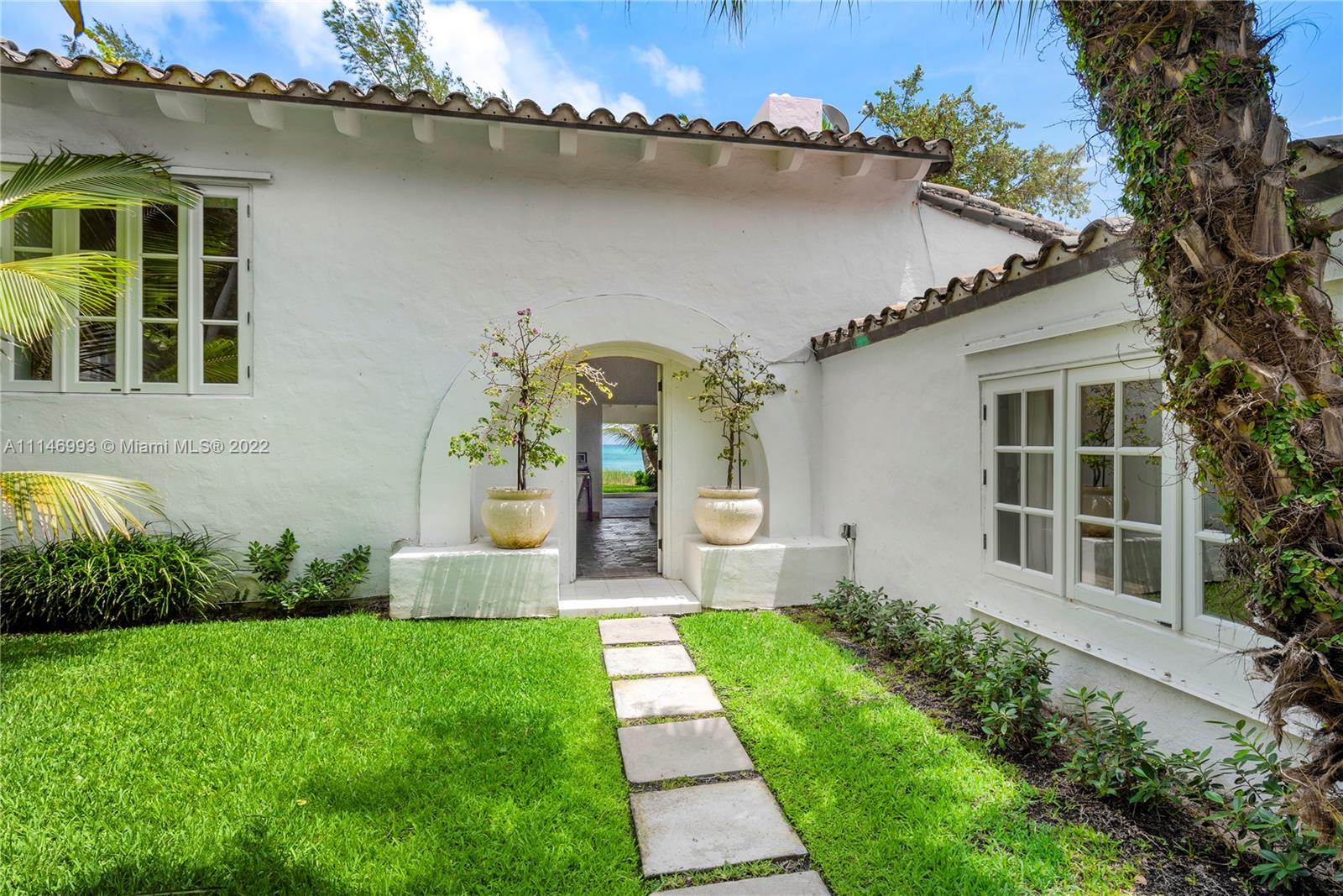 GOLDEN BEACH SEC C - Residential