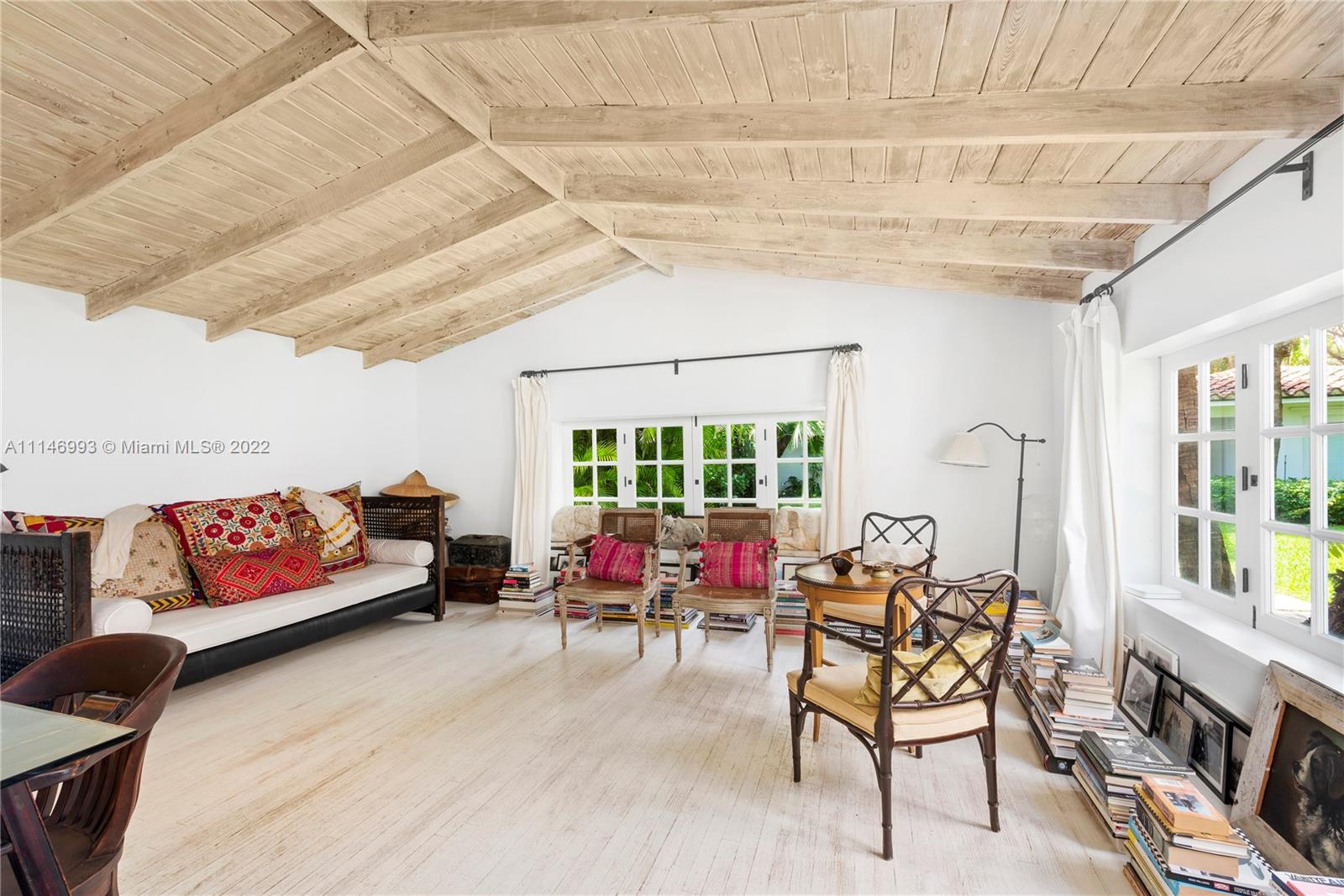 GOLDEN BEACH SEC C - Residential