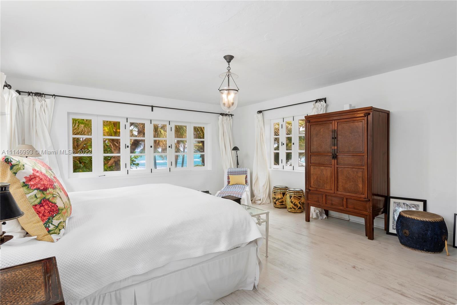 GOLDEN BEACH SEC C - Residential