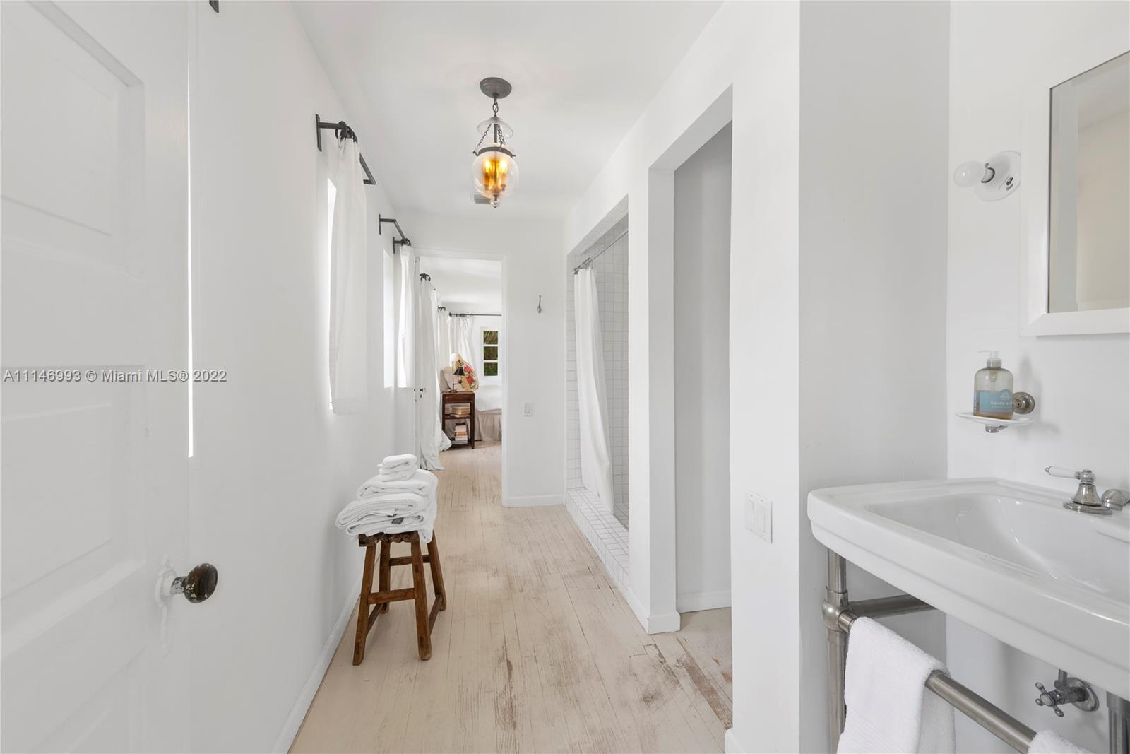 GOLDEN BEACH SEC C - Residential