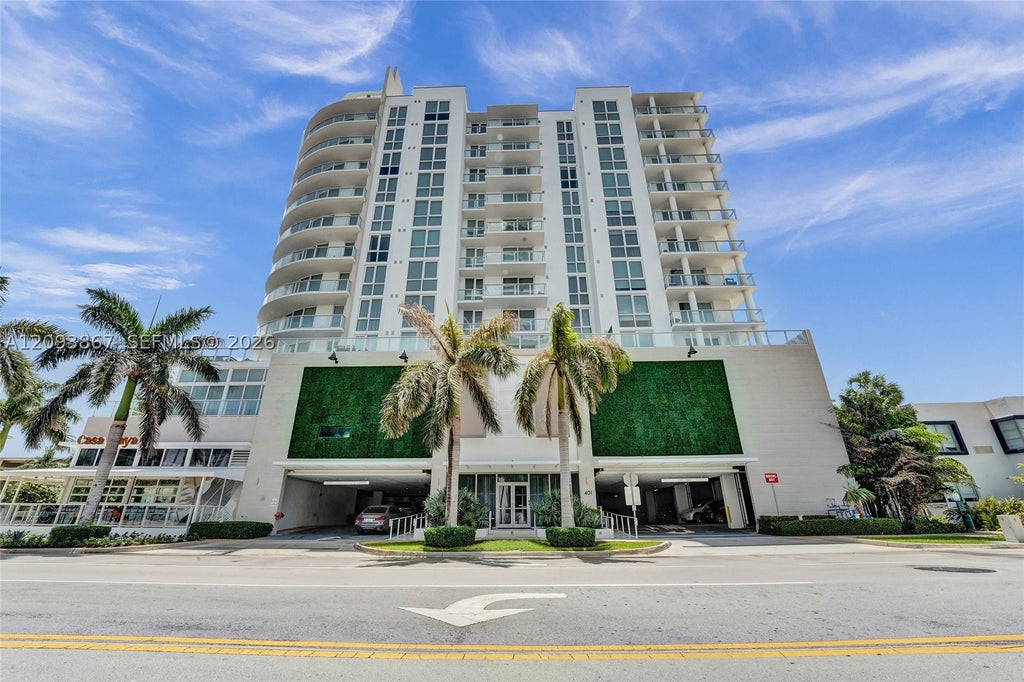 Photo of 401 N Birch Rd #1212, Fort Lauderdale, FL 33304 (MLS # A12093867)