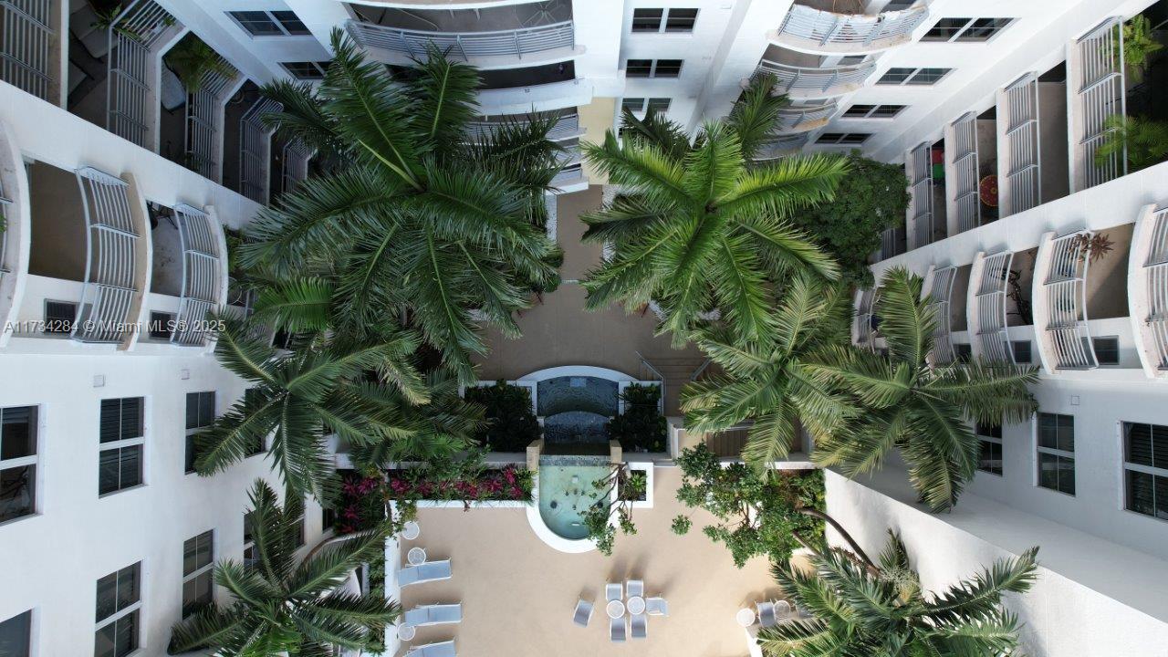 RADIUS CONDO - Residential