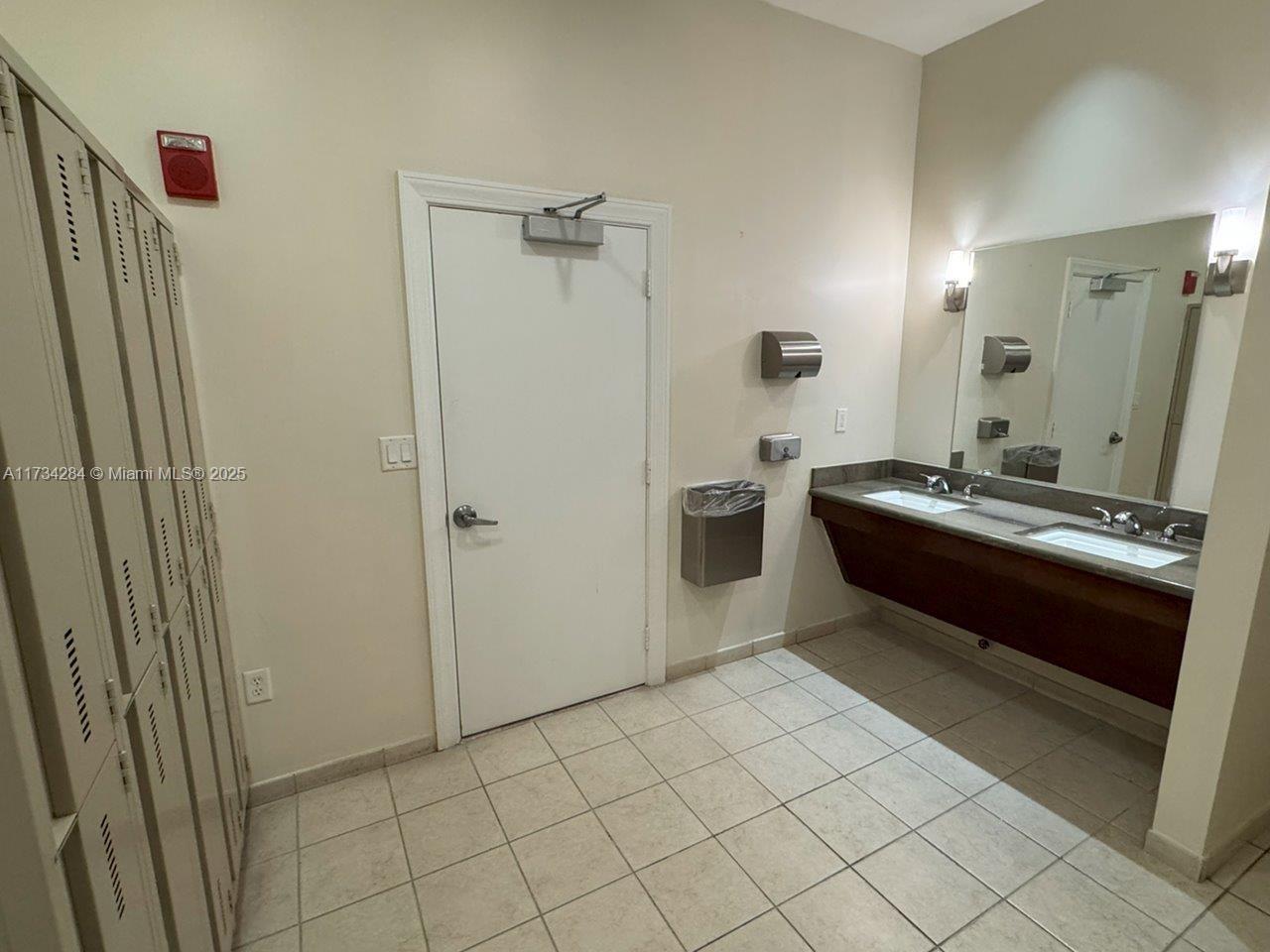 RADIUS CONDO - Residential