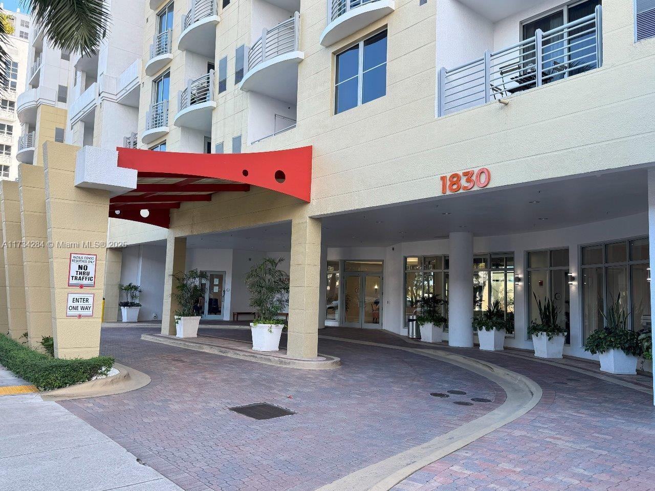 RADIUS CONDO - Residential