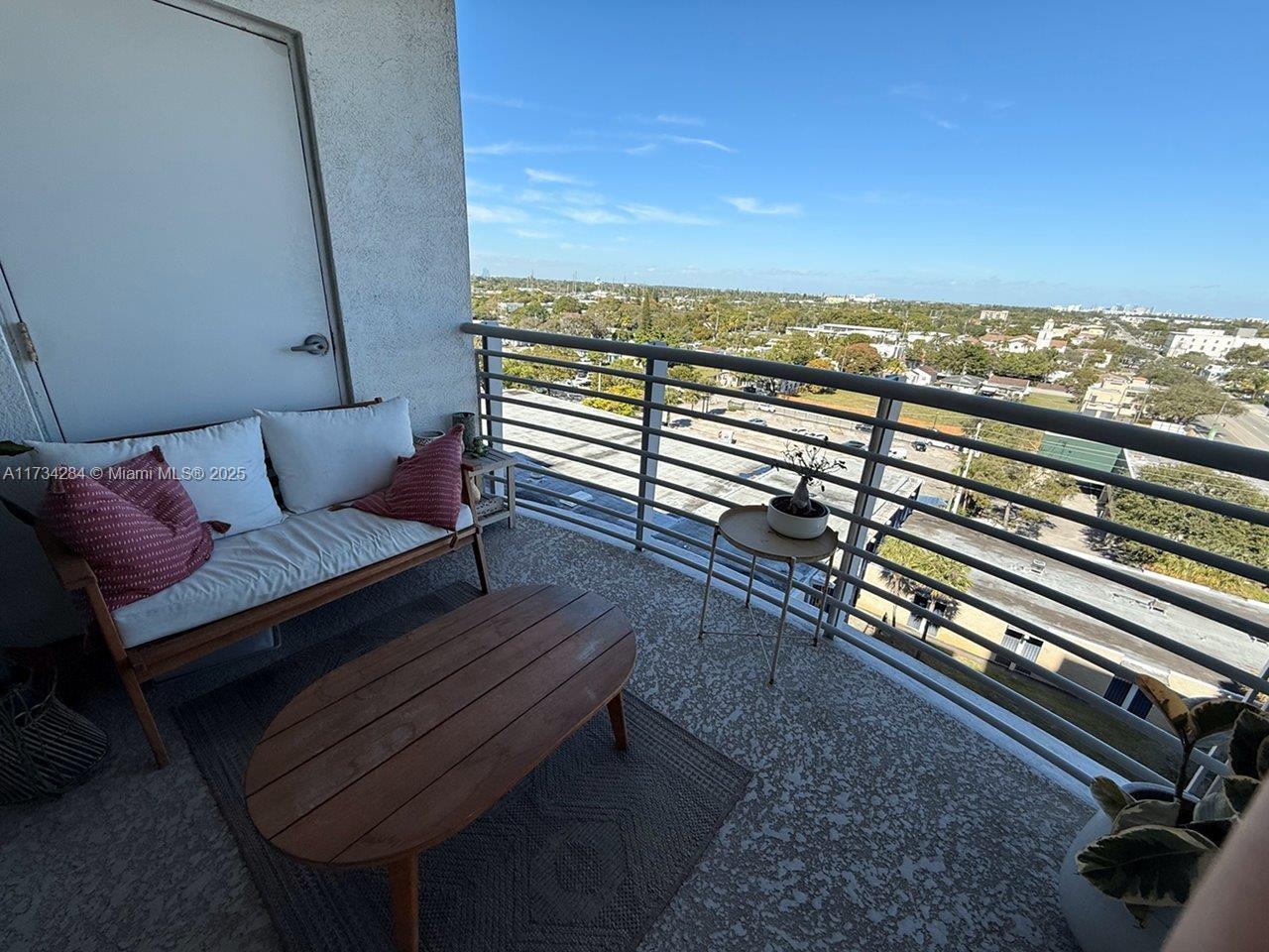 RADIUS CONDO - Residential