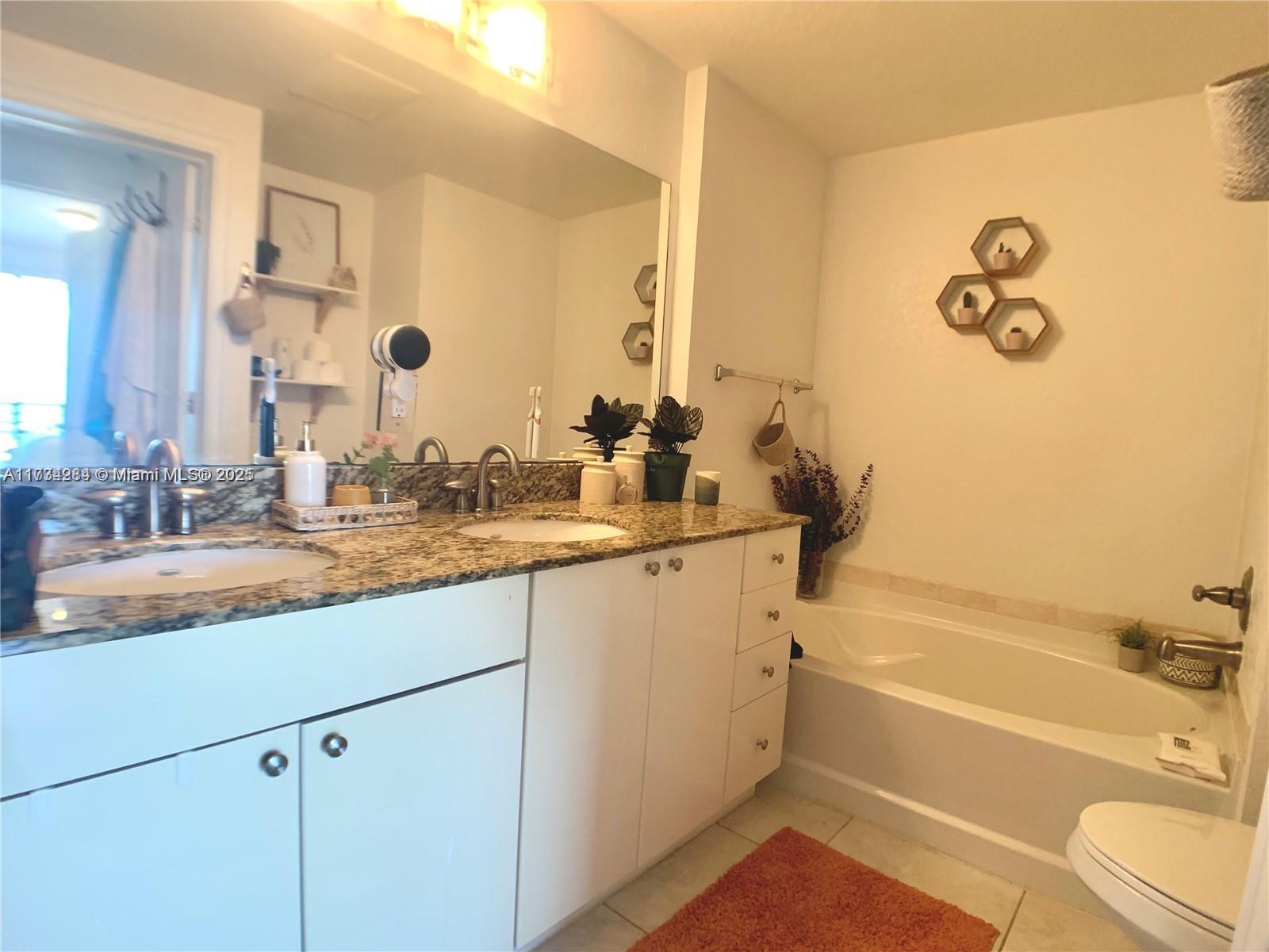 RADIUS CONDO - Residential