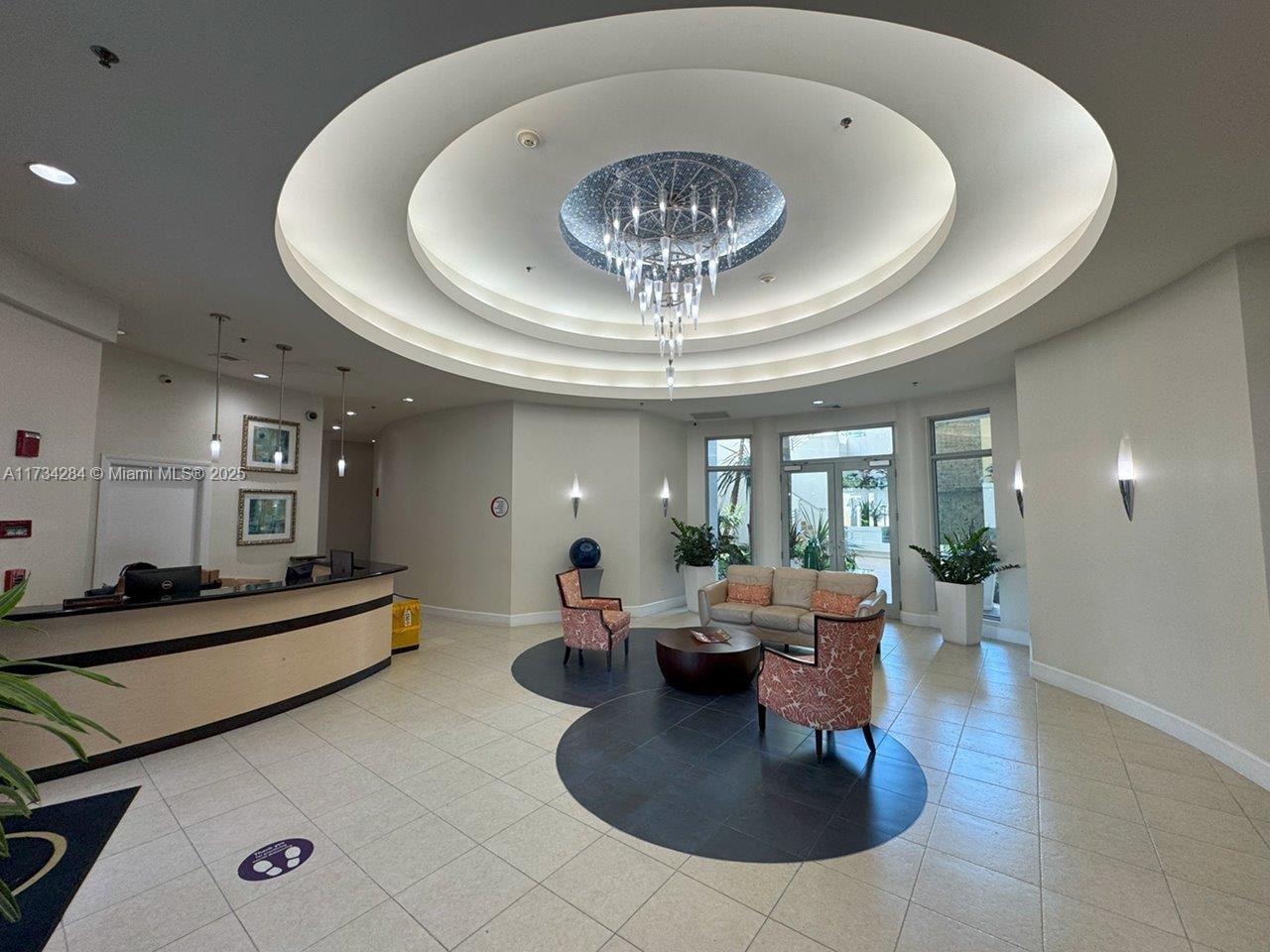 RADIUS CONDO - Residential