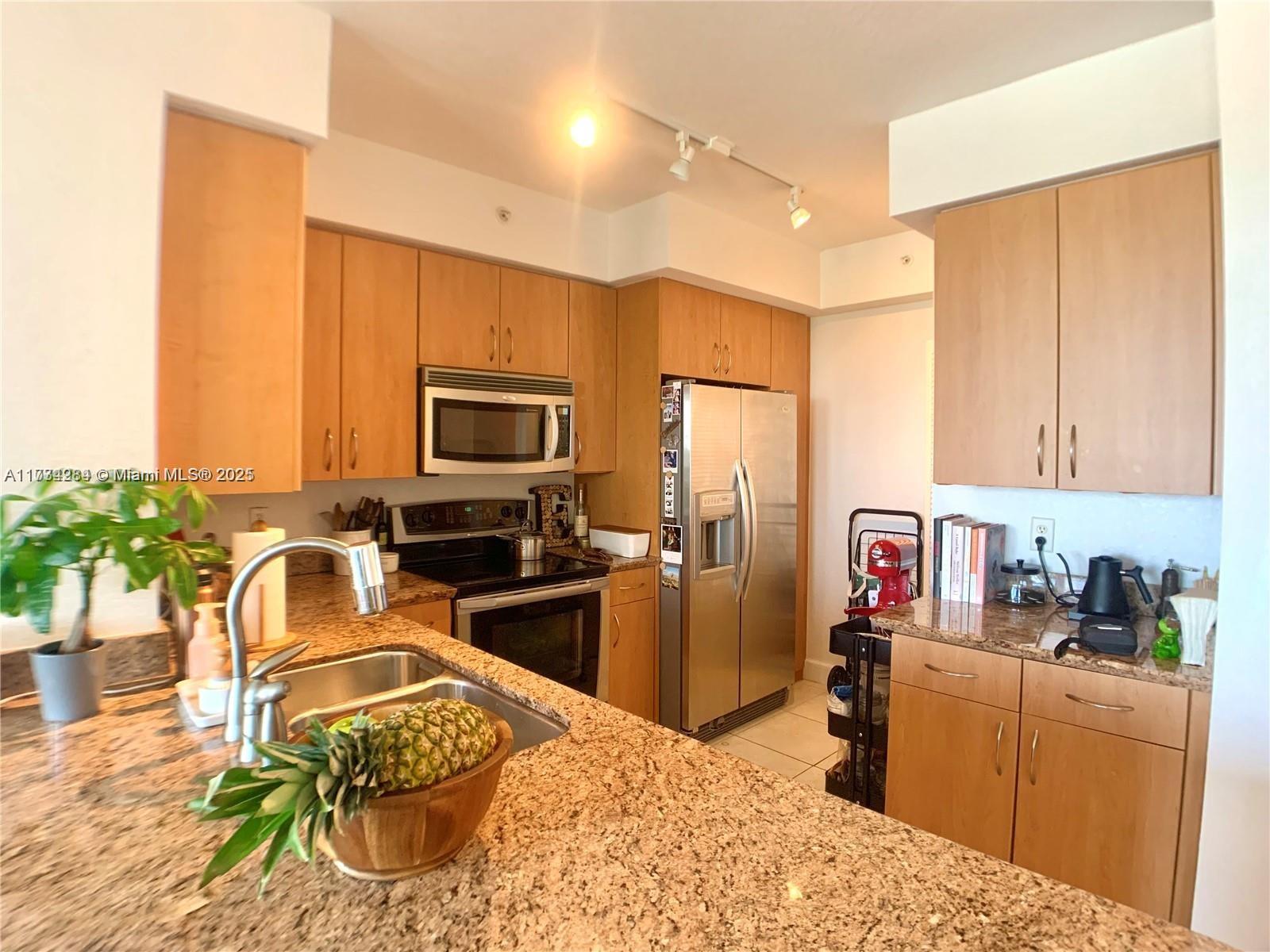 RADIUS CONDO - Residential