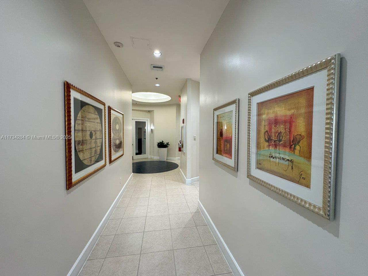 RADIUS CONDO - Residential