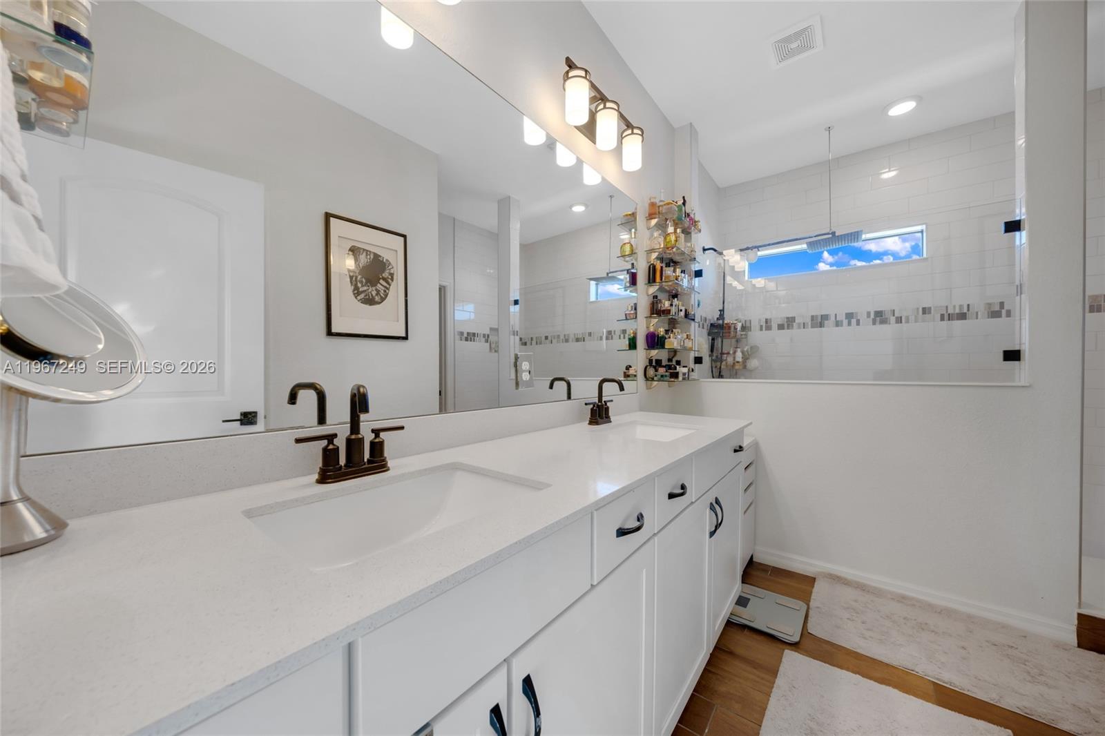 OAK TREE PROPERTY REDEVEL - Residential