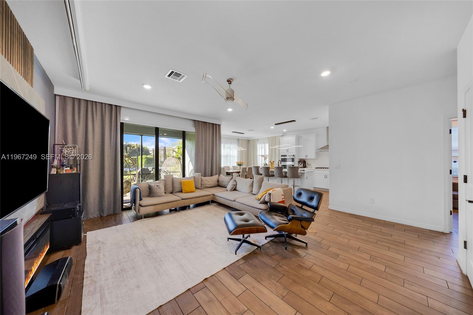 OAK TREE PROPERTY REDEVEL - Residential