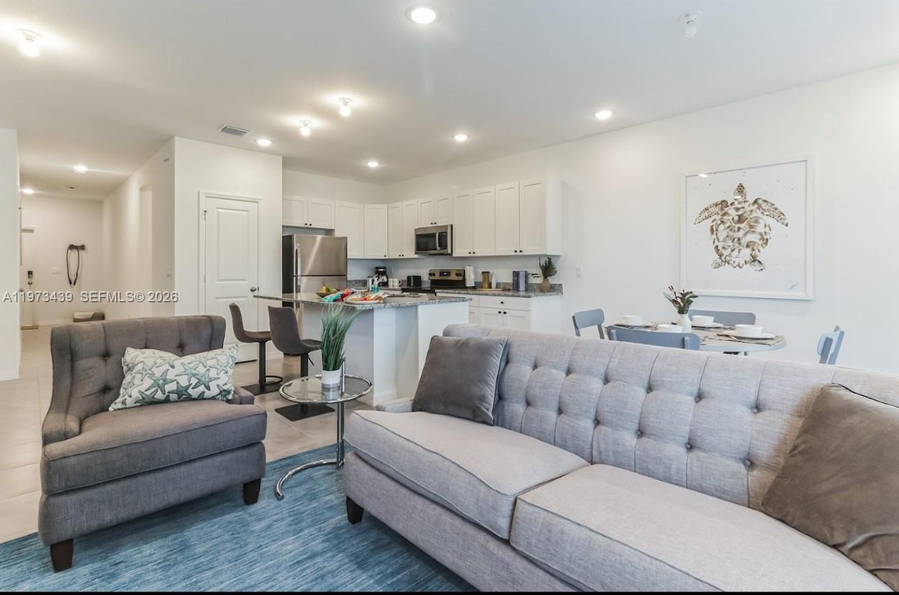 BOATMAN HAMMOCK - Residential Lease