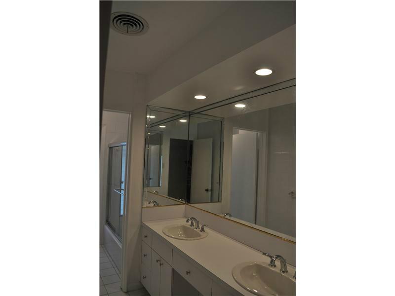 13 55 40 ROLLINGWOOD ESTS - Residential Lease