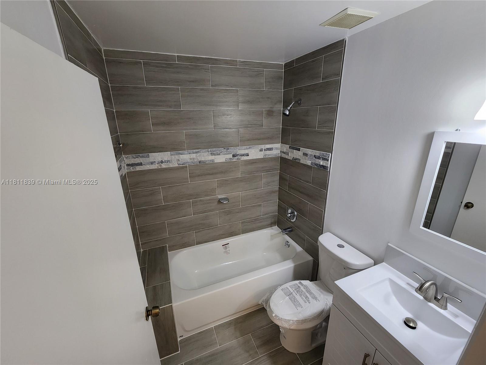 200 NW 114 AV 103