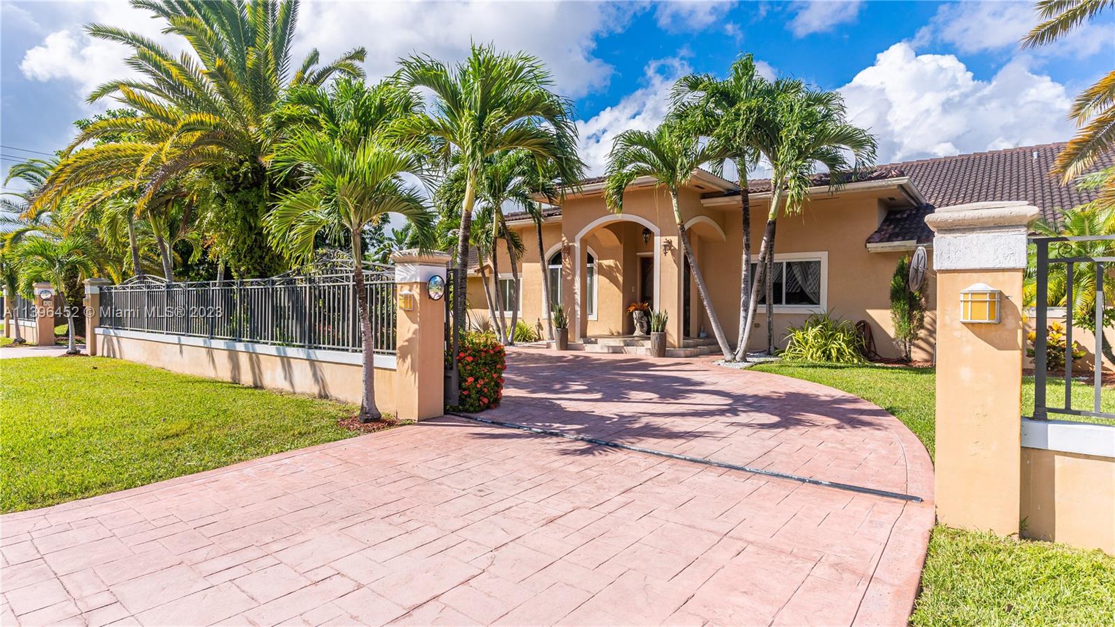 PARKER COUNTRY ESTATES 1S - Residential