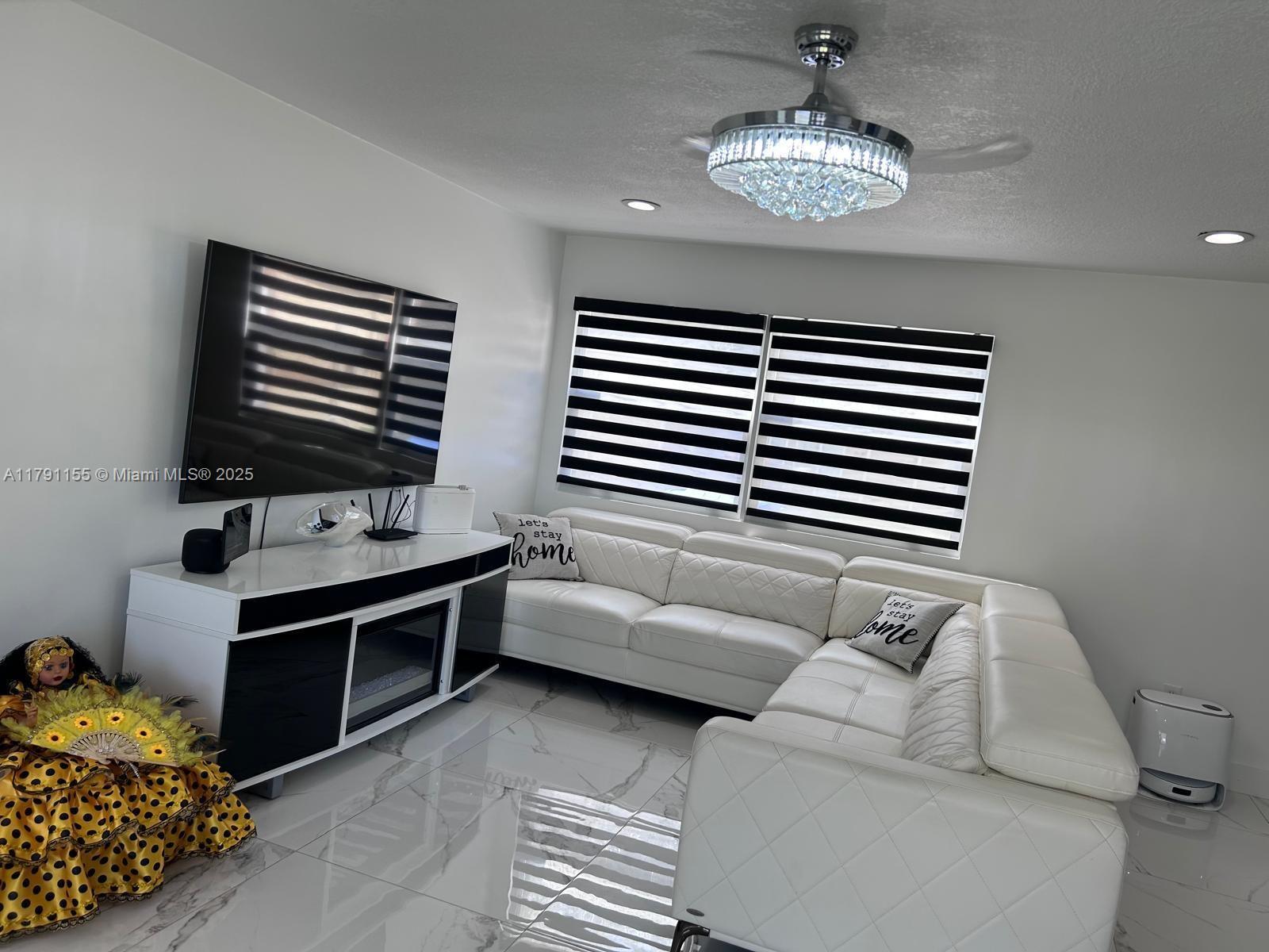 COUNTERPOINT ESTATES 11 - Residential Lease