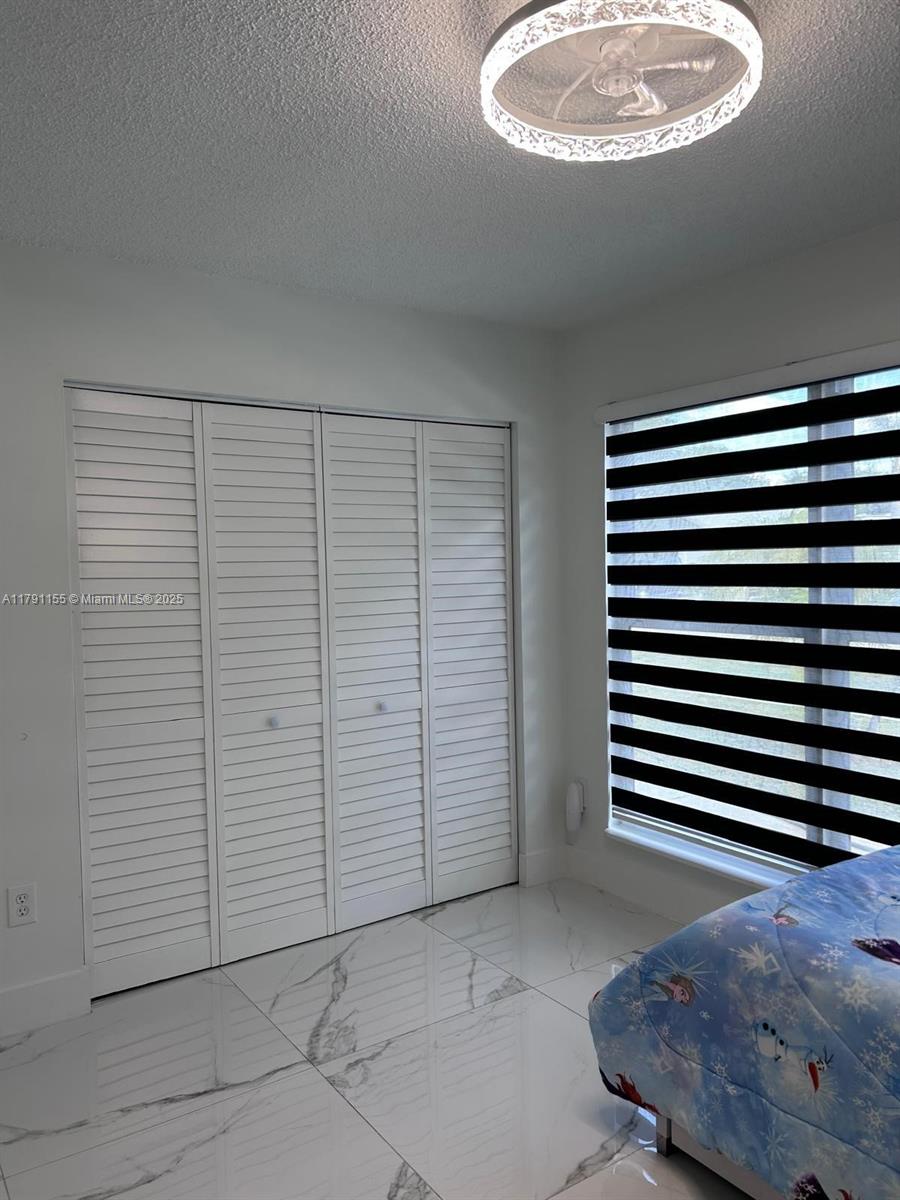 1148 Grandview Cir -