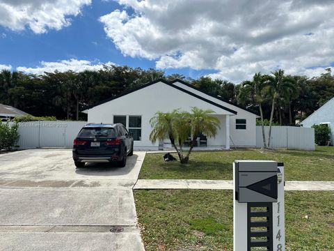 1148 Grandview Cir - Royal Palm Beach FL 33411