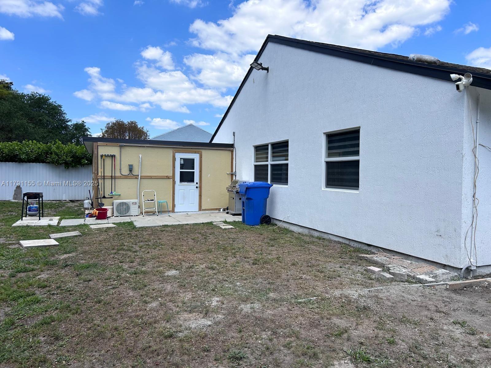 COUNTERPOINT ESTATES 11 - Residential Lease