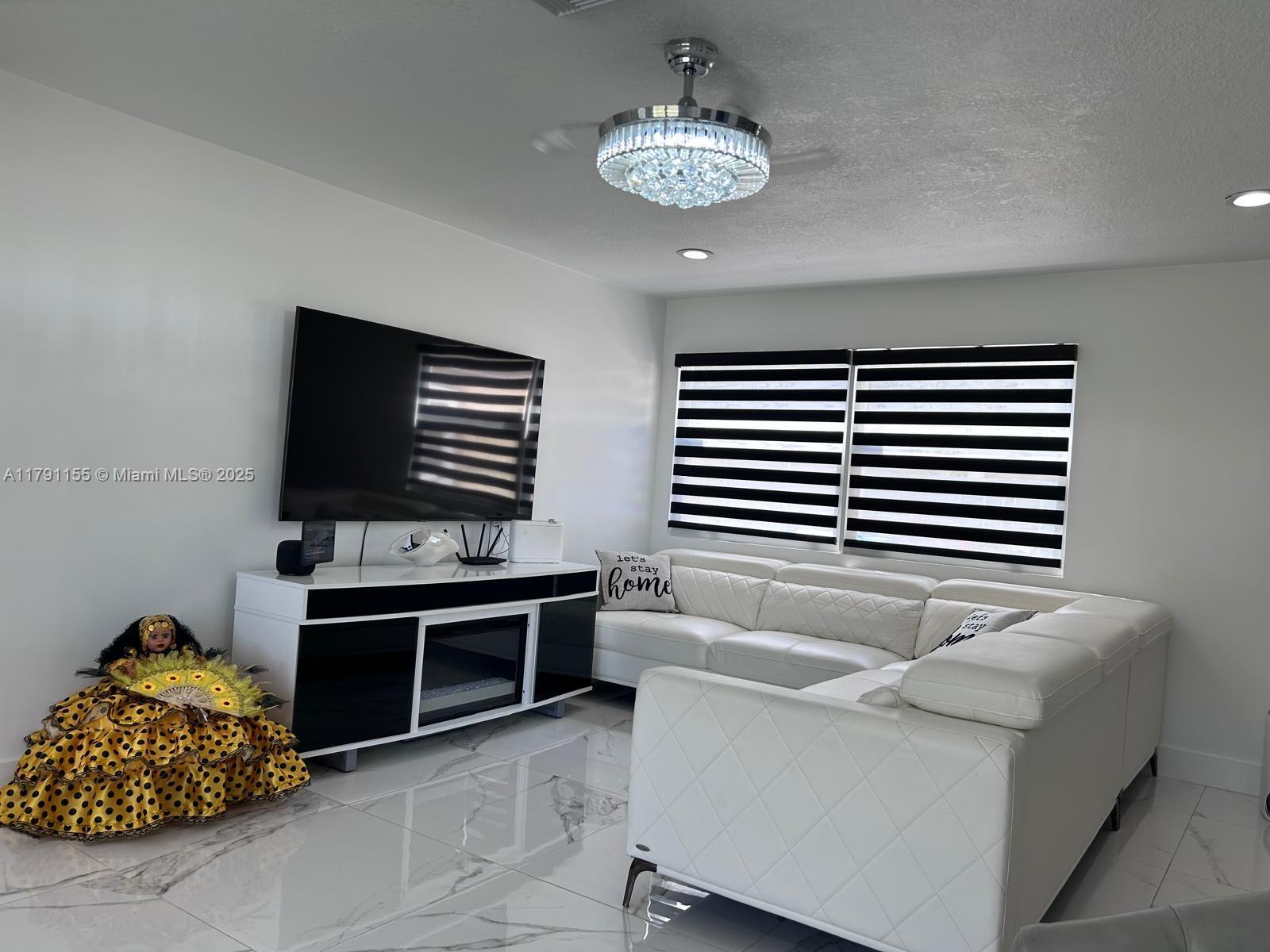 COUNTERPOINT ESTATES 11 - Residential Lease