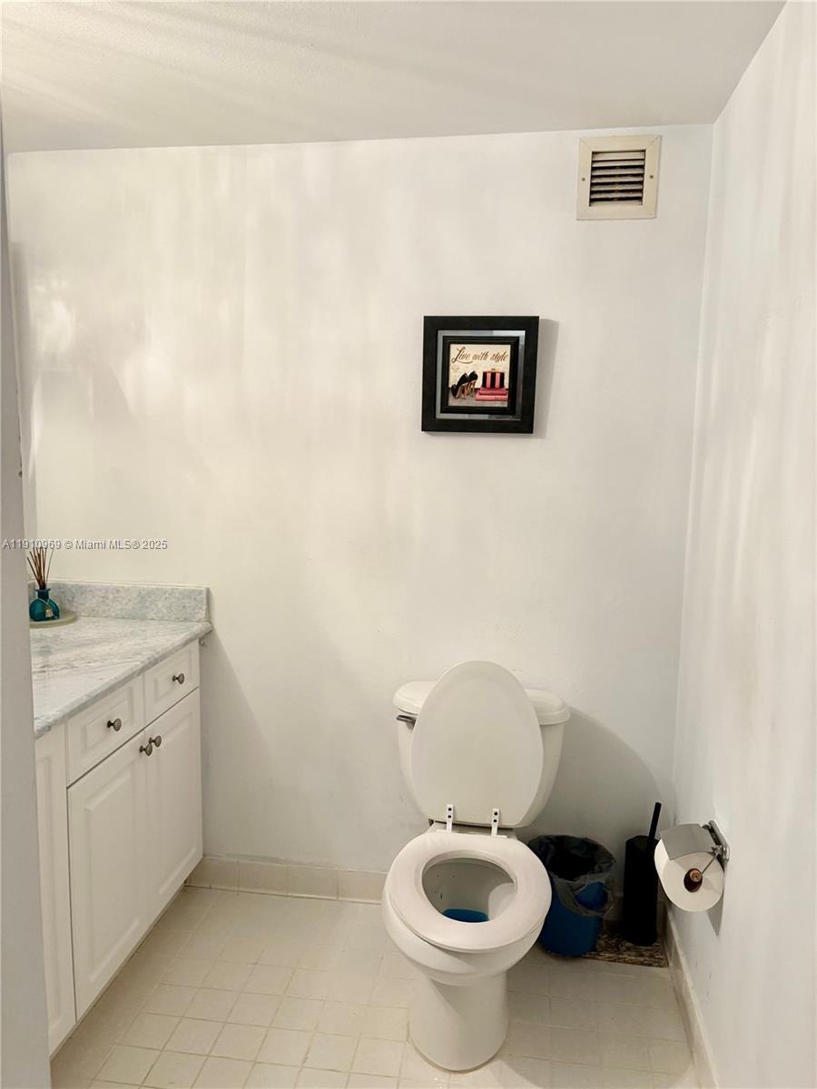 OLYMPUS CONDO PHASE - Residential Lease