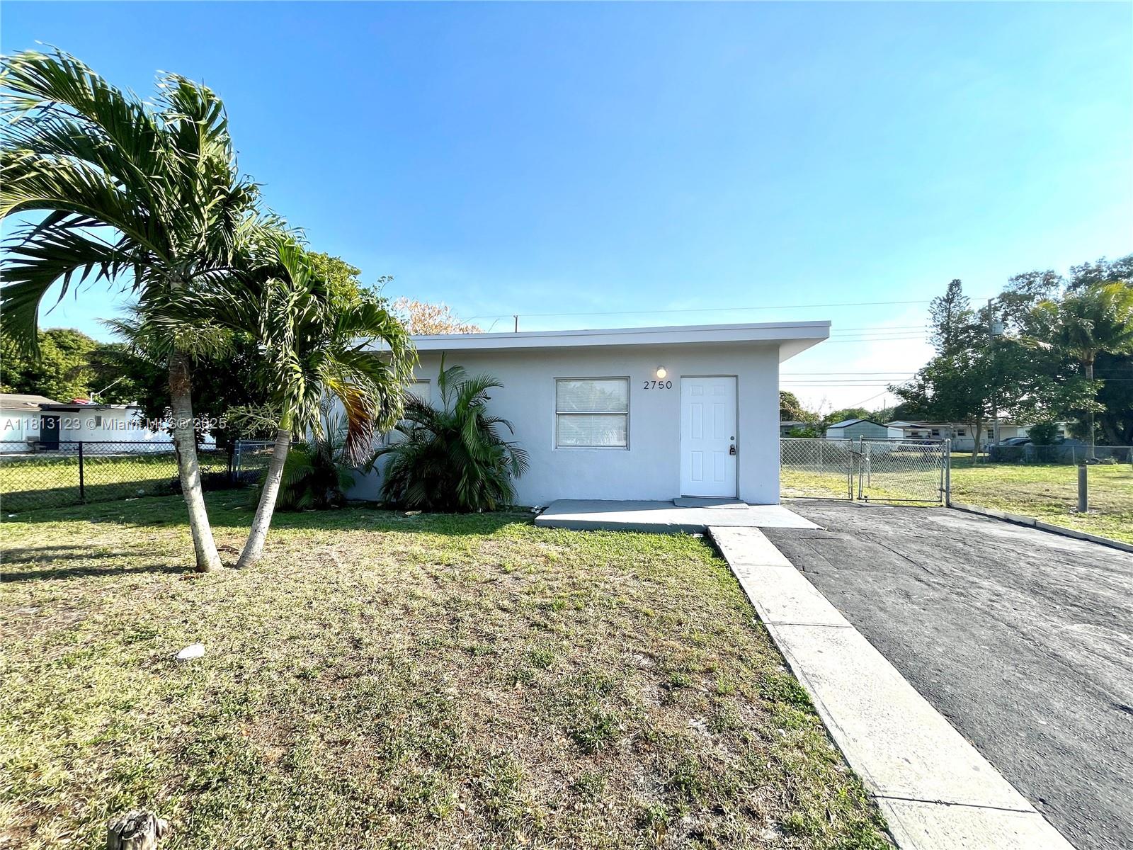 2750 NW 4th Ct