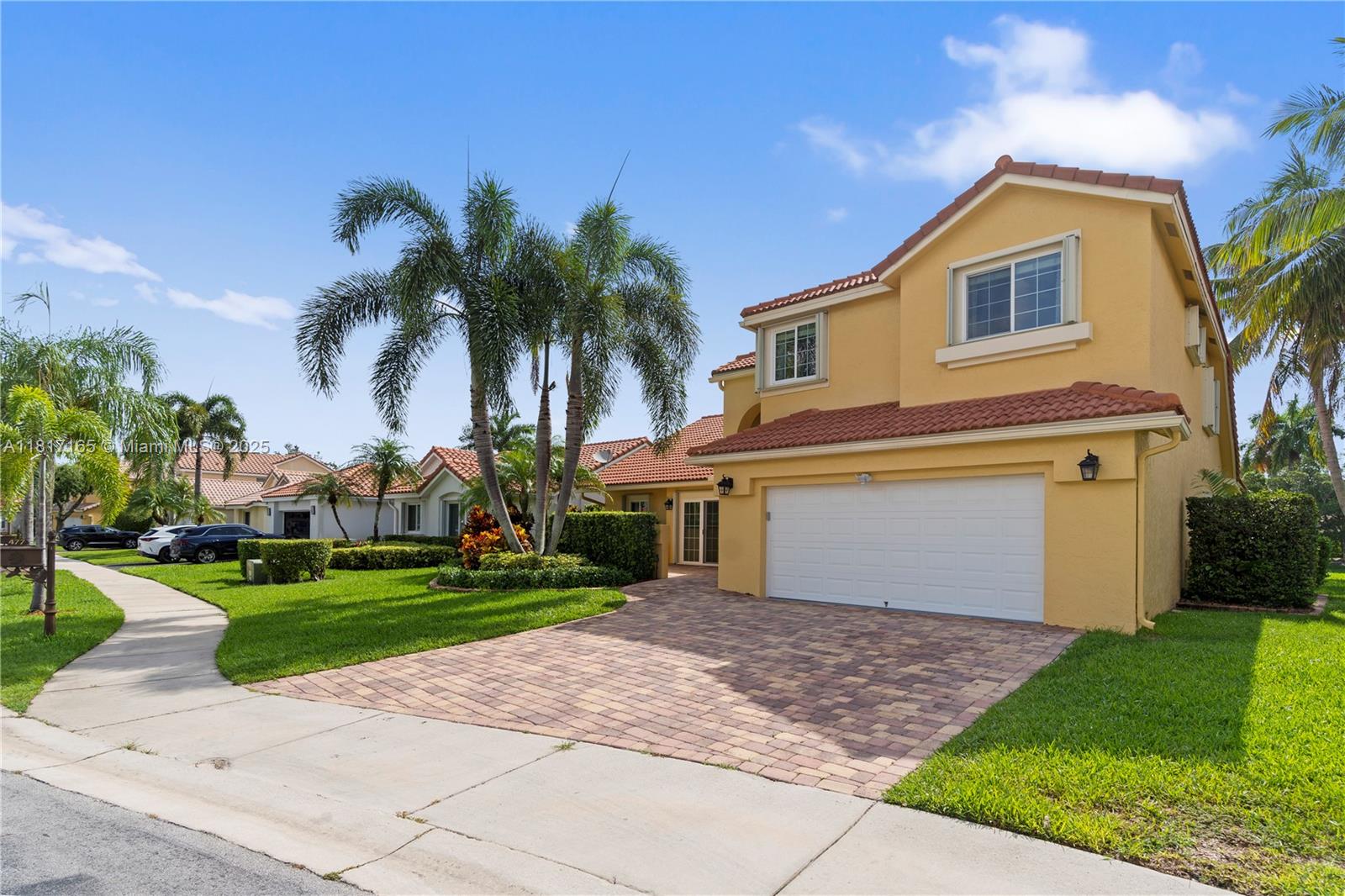 Property for Sale at 477 Spinnaker, Weston, Broward County, Florida - Bedrooms: 5 
Bathrooms: 3  - $950,000