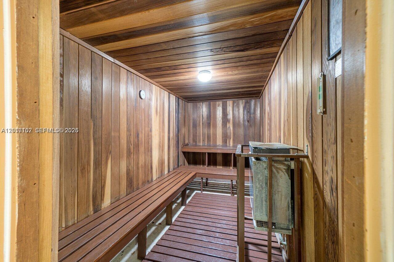 NO 34 PALM-AIRE COUNTRY C - Residential