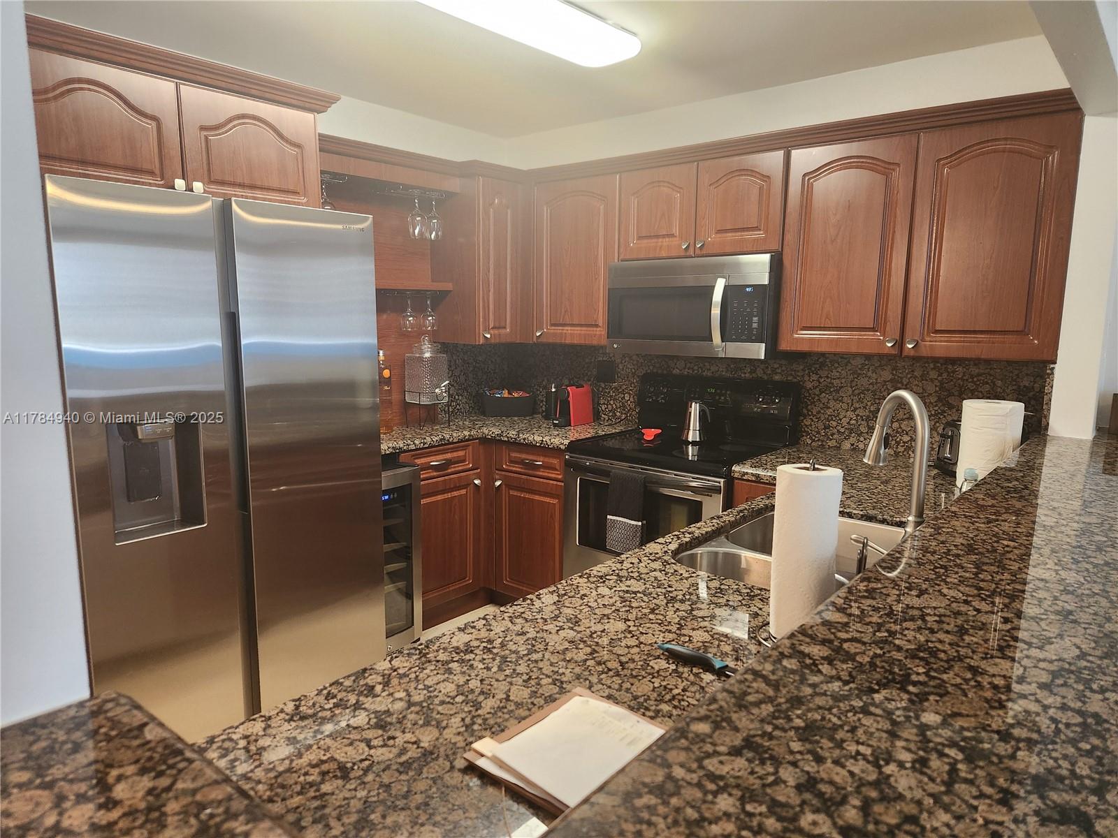 SEA AIR TOWERS CONDO - Residential Lease